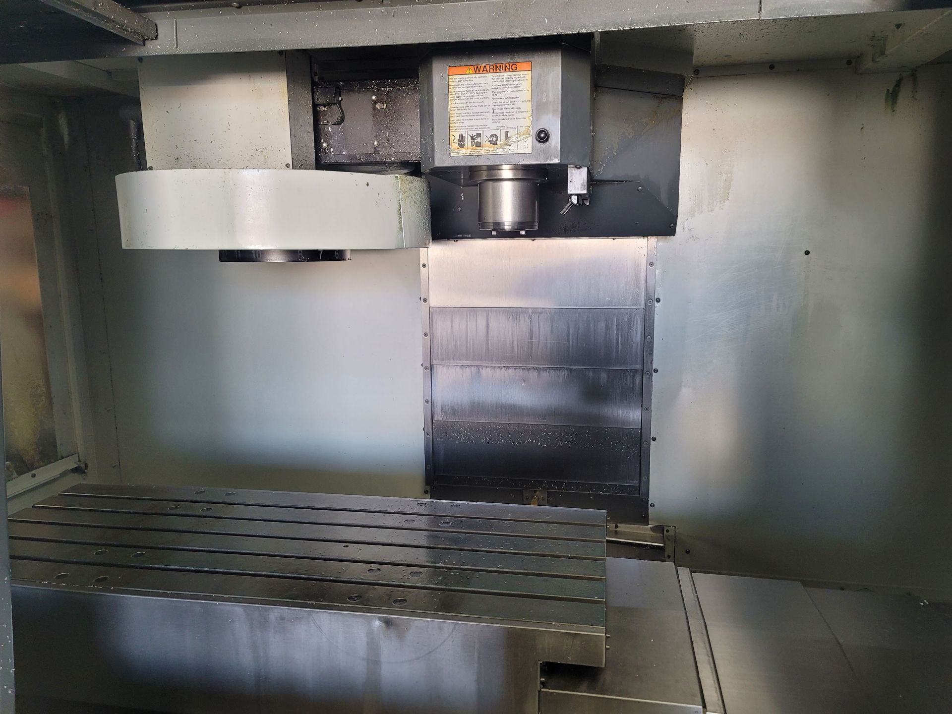 2013 HAAS VF-4 VERTICAL MACHINING CENTER, XYZ TRAVELS: 50" X 20" X 25", 52" X 18" TABLE, 24 ATC, - Image 5 of 8