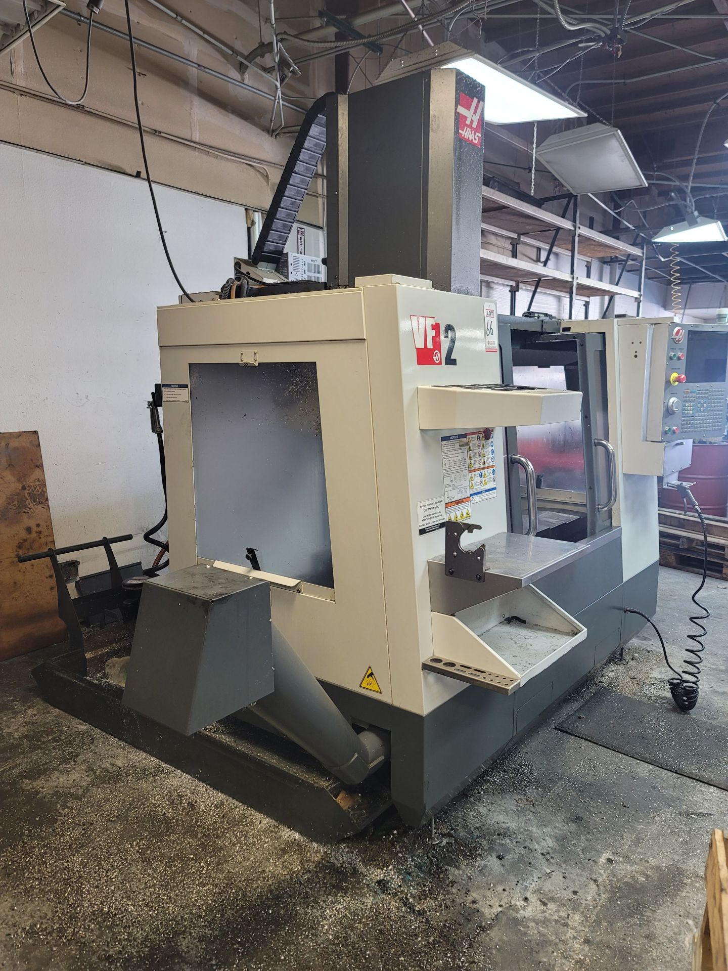 2011 HAAS VF-2 VERTICAL MACHINING CENTER, XYZ TRAVELS: 30" X 16" X 20", 36" X 14" TABLE, 20 HP, 8100 - Image 4 of 8