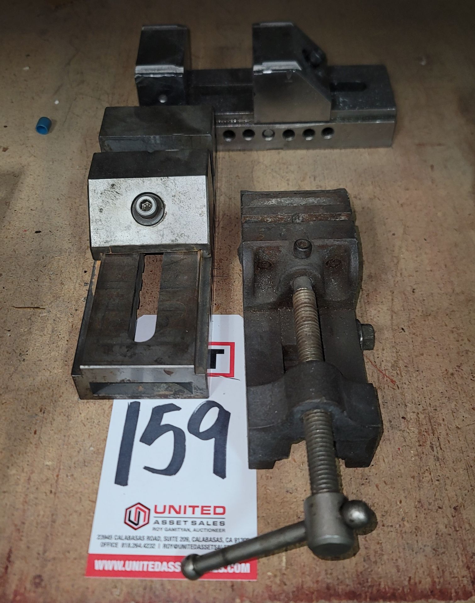 LOT - (3) VISES: (1) 3" AND (2) 2-1/2"