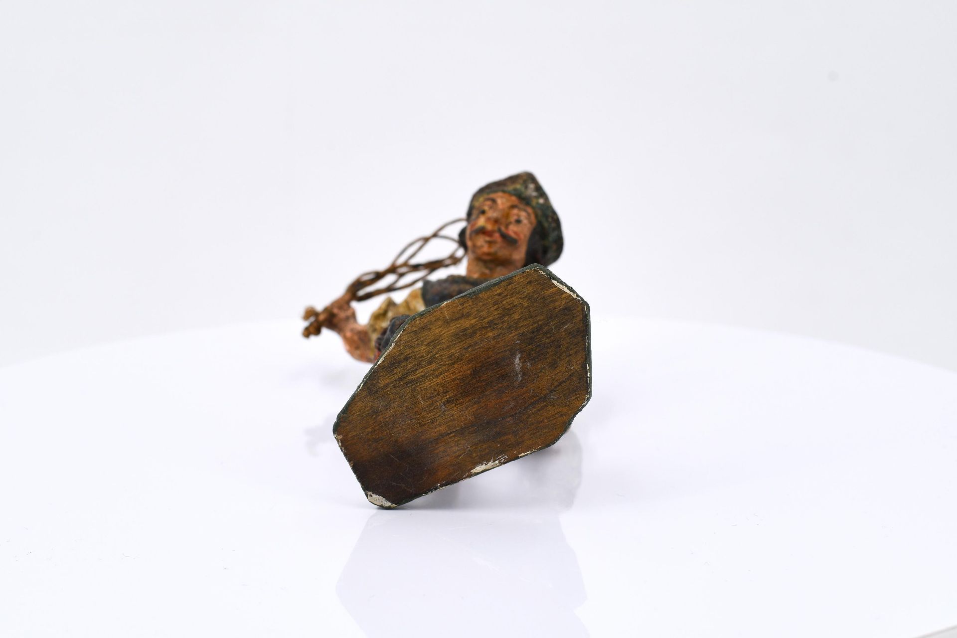 Wooden figurine of a flagellant - Image 9 of 10