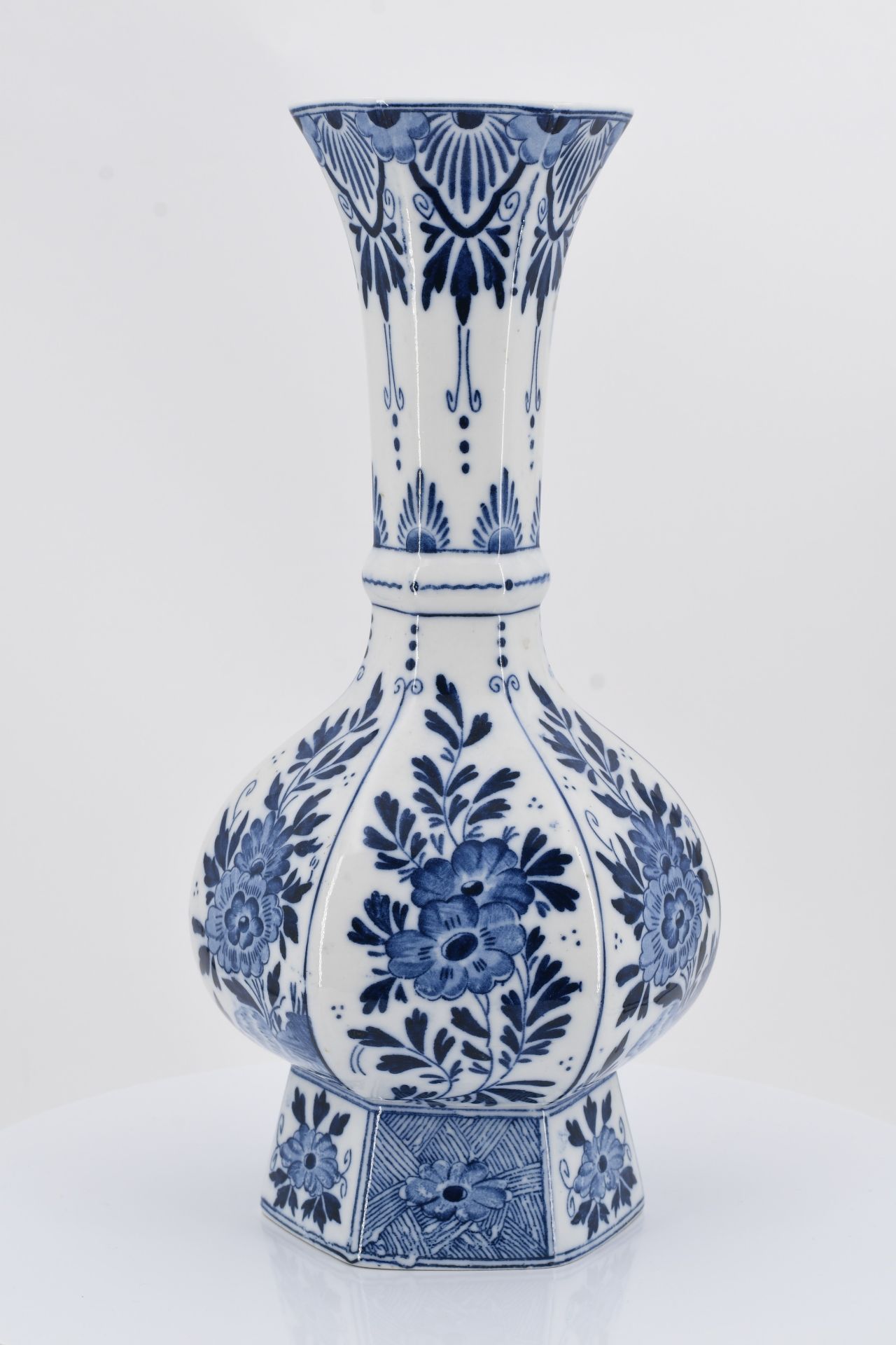 Großes Konvolut Vasen und Teller - Image 8 of 22