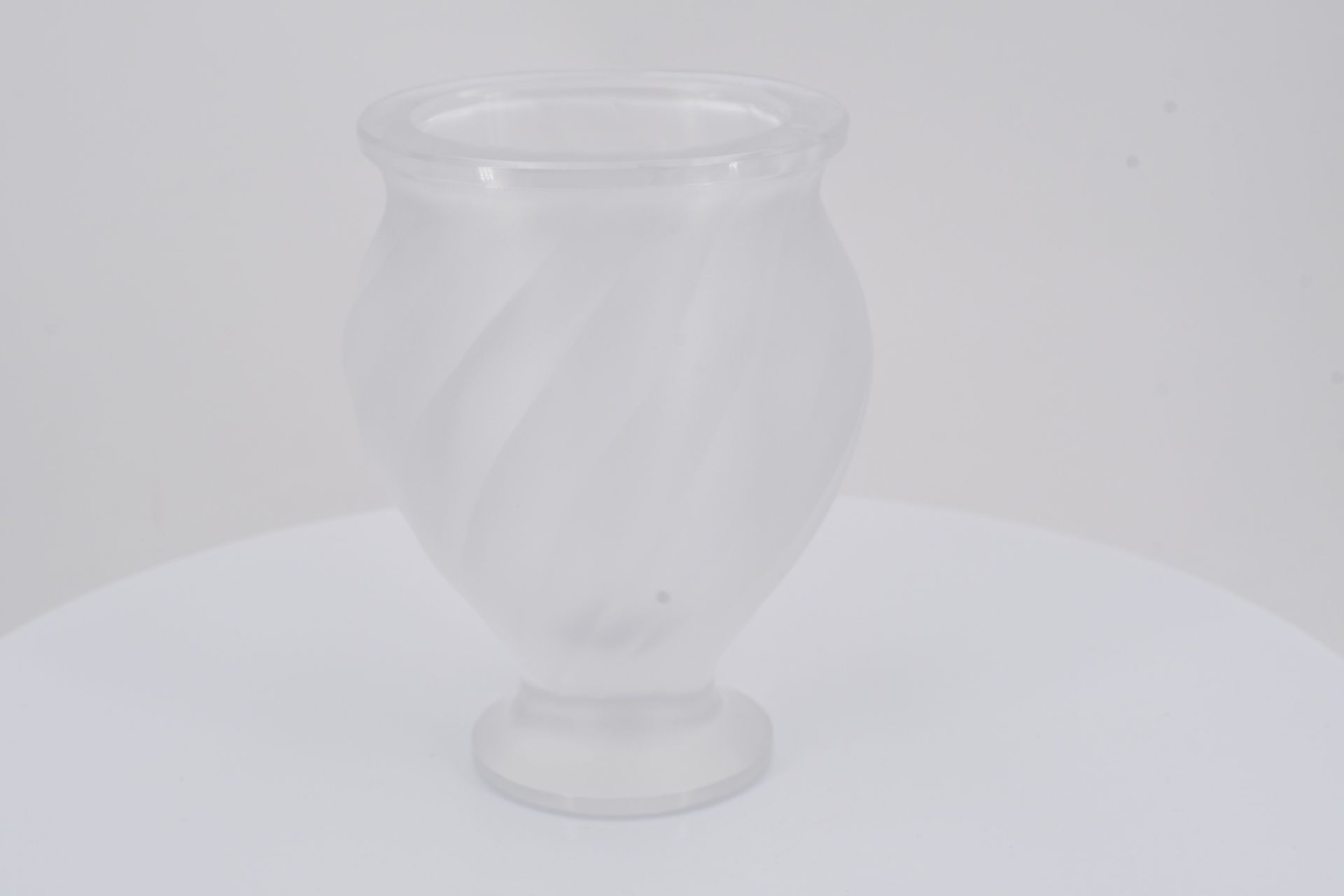 Kleine Vase mit Tauben - Image 4 of 5