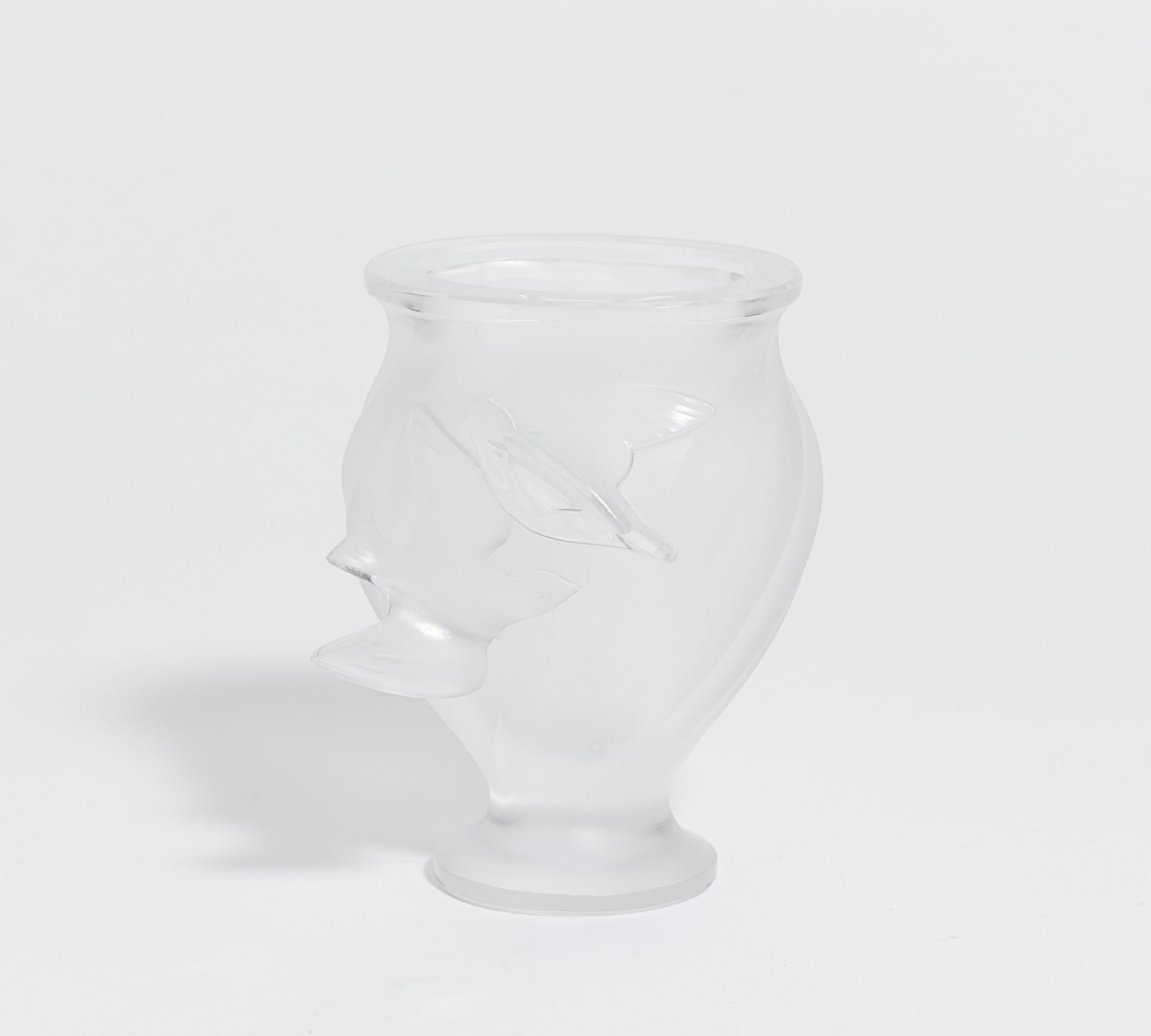 Kleine Vase mit Tauben