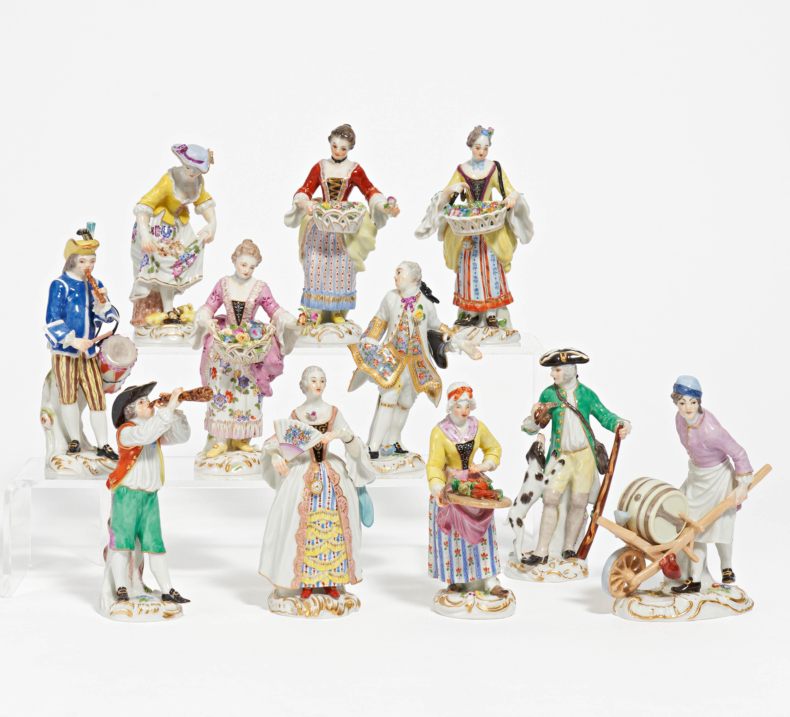 11 figurines from a series "Cris de Paris"