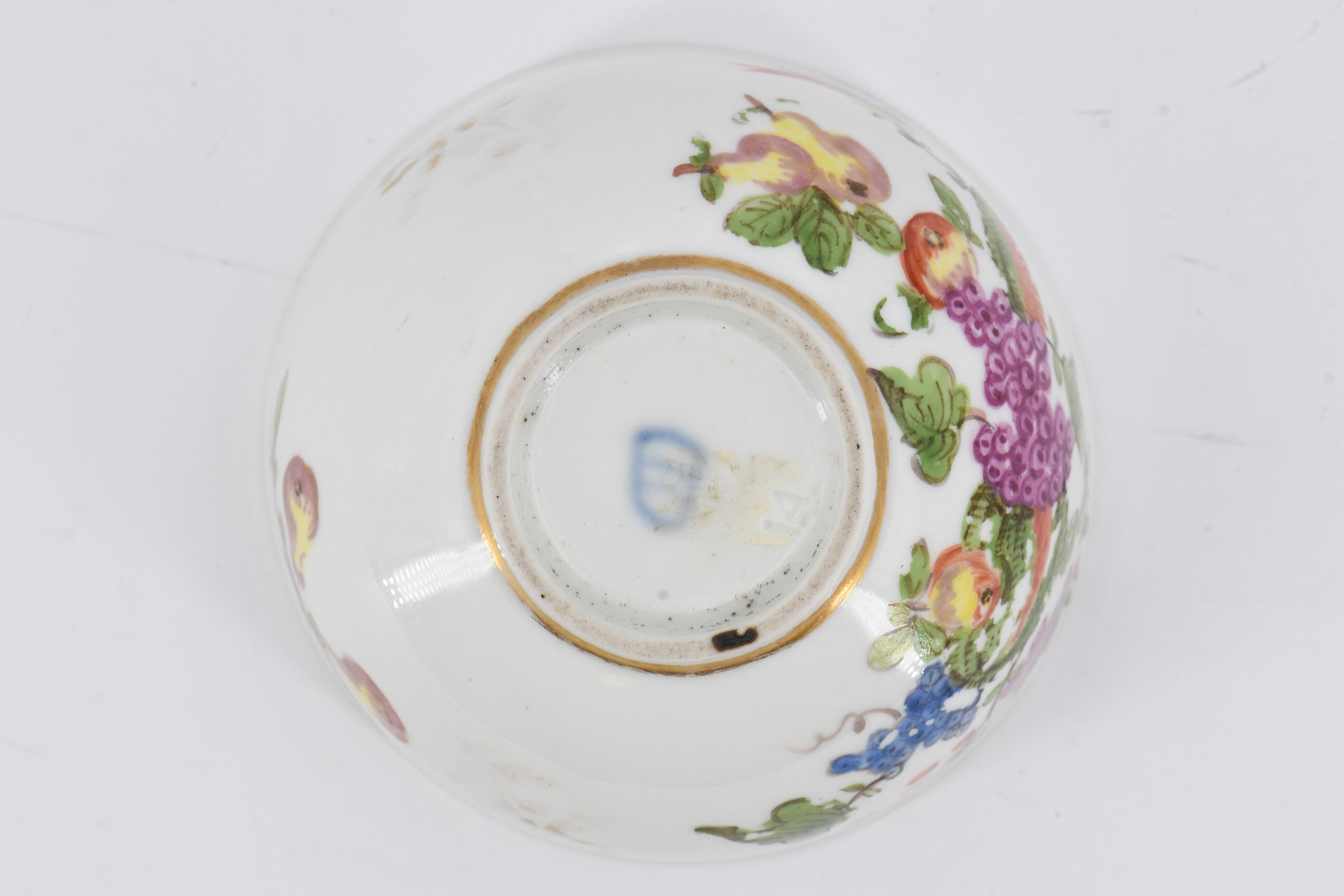 Four tea bowls with fruits and birds - Image 15 of 19