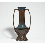 Große Vase mit Bronzemontierung