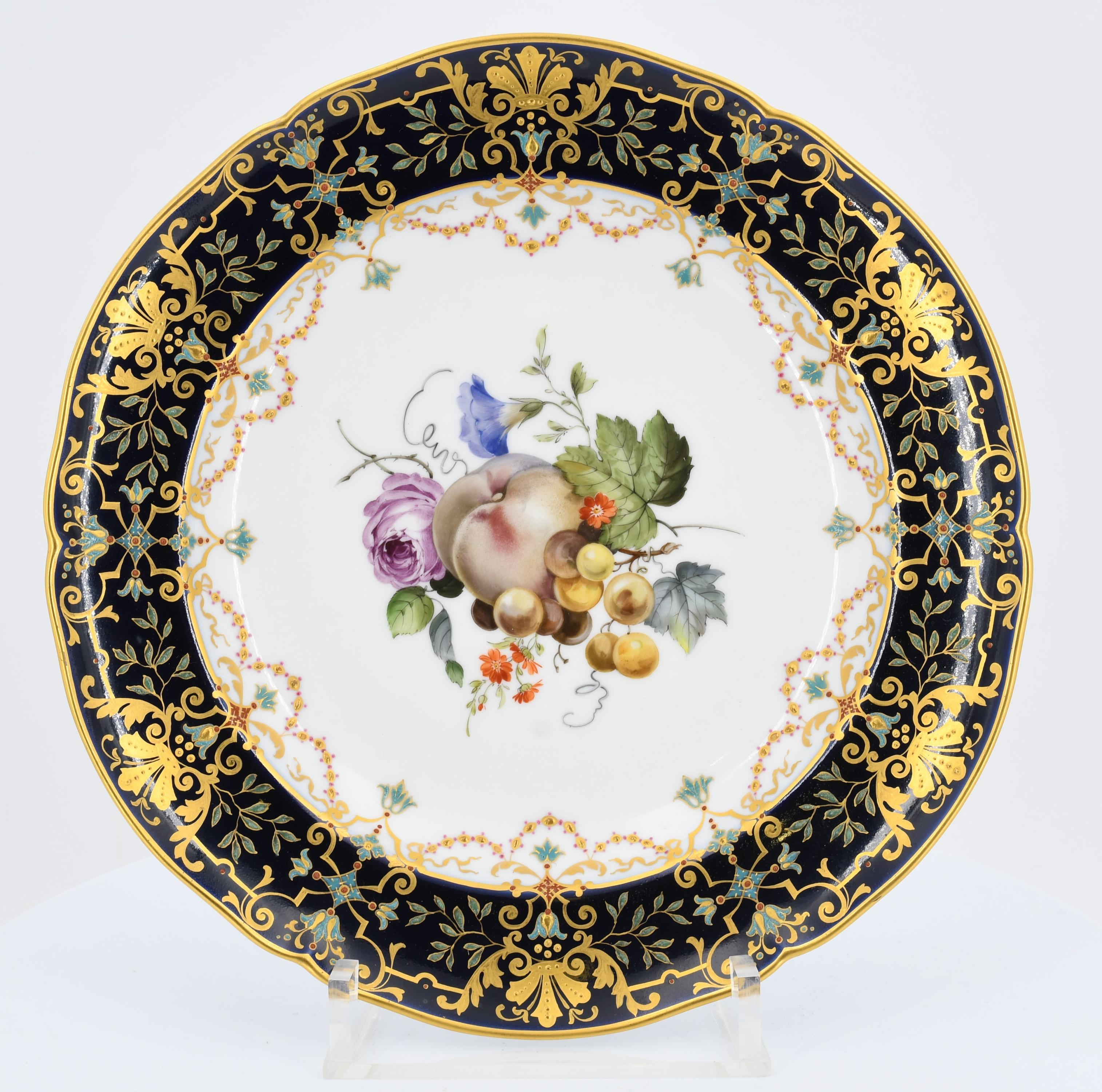 Plate with fruit décor - Image 2 of 3