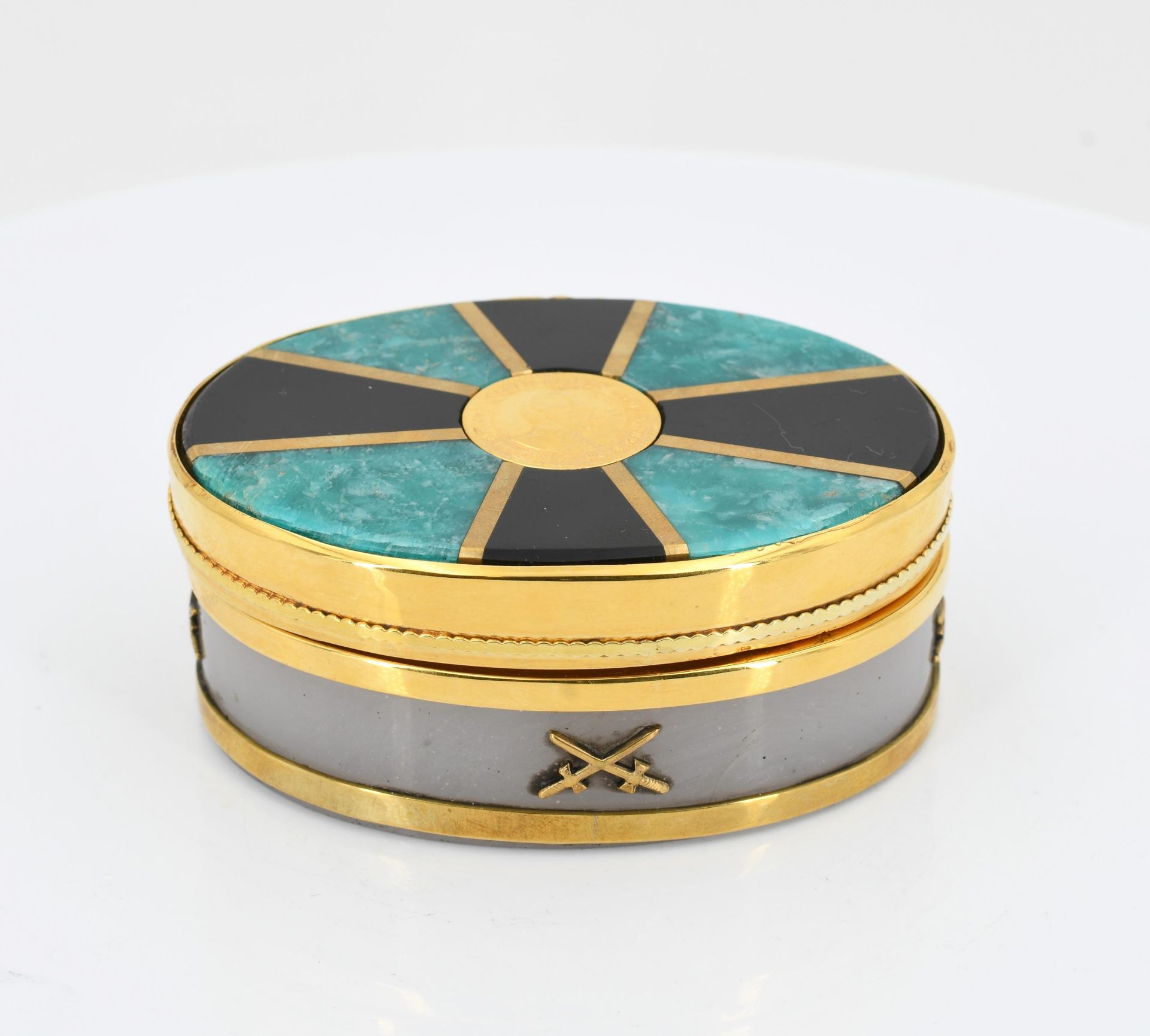 val stone-cut snuff box - Image 2 of 6