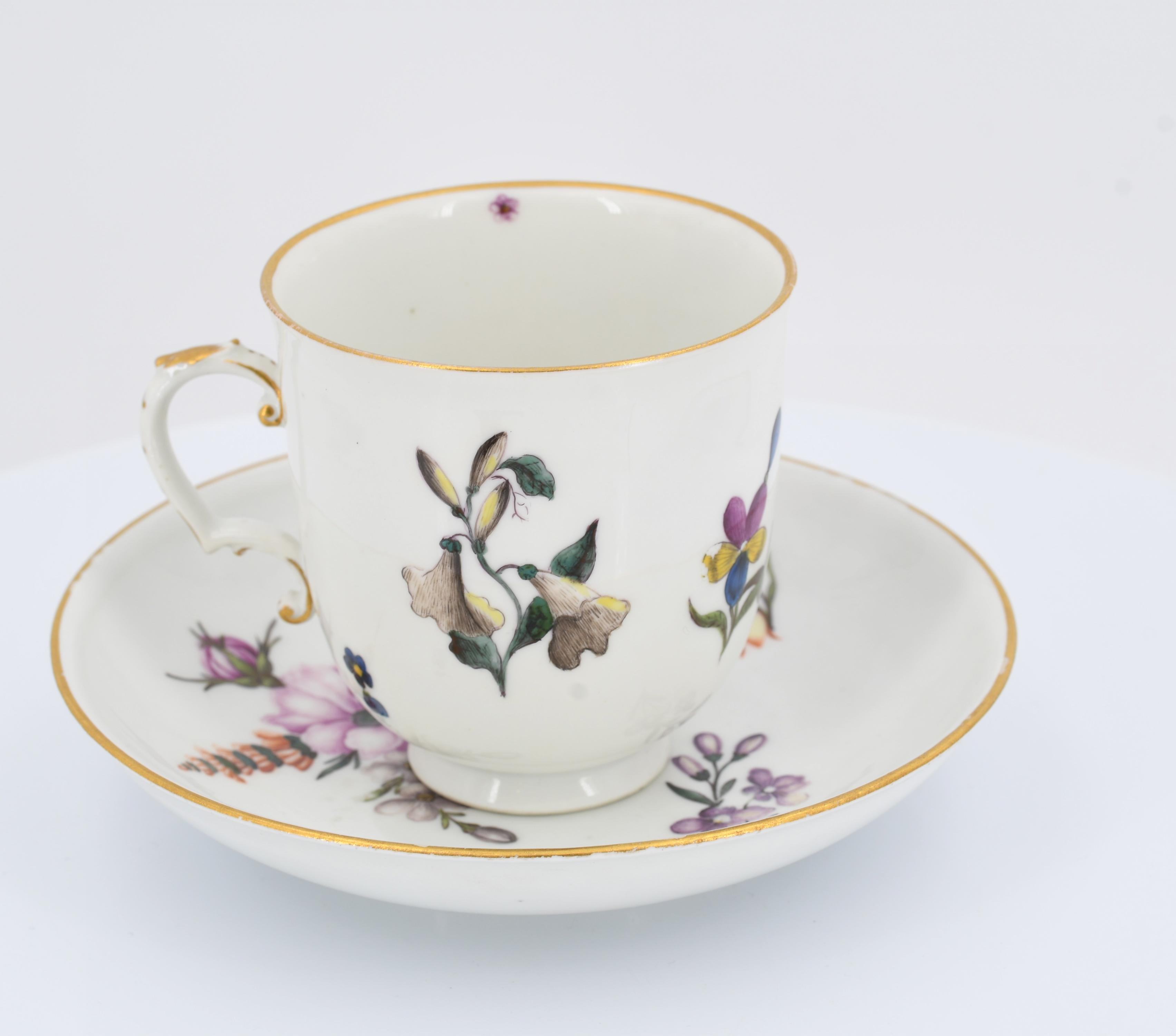 Cup and saucer with floral décor - Image 4 of 7