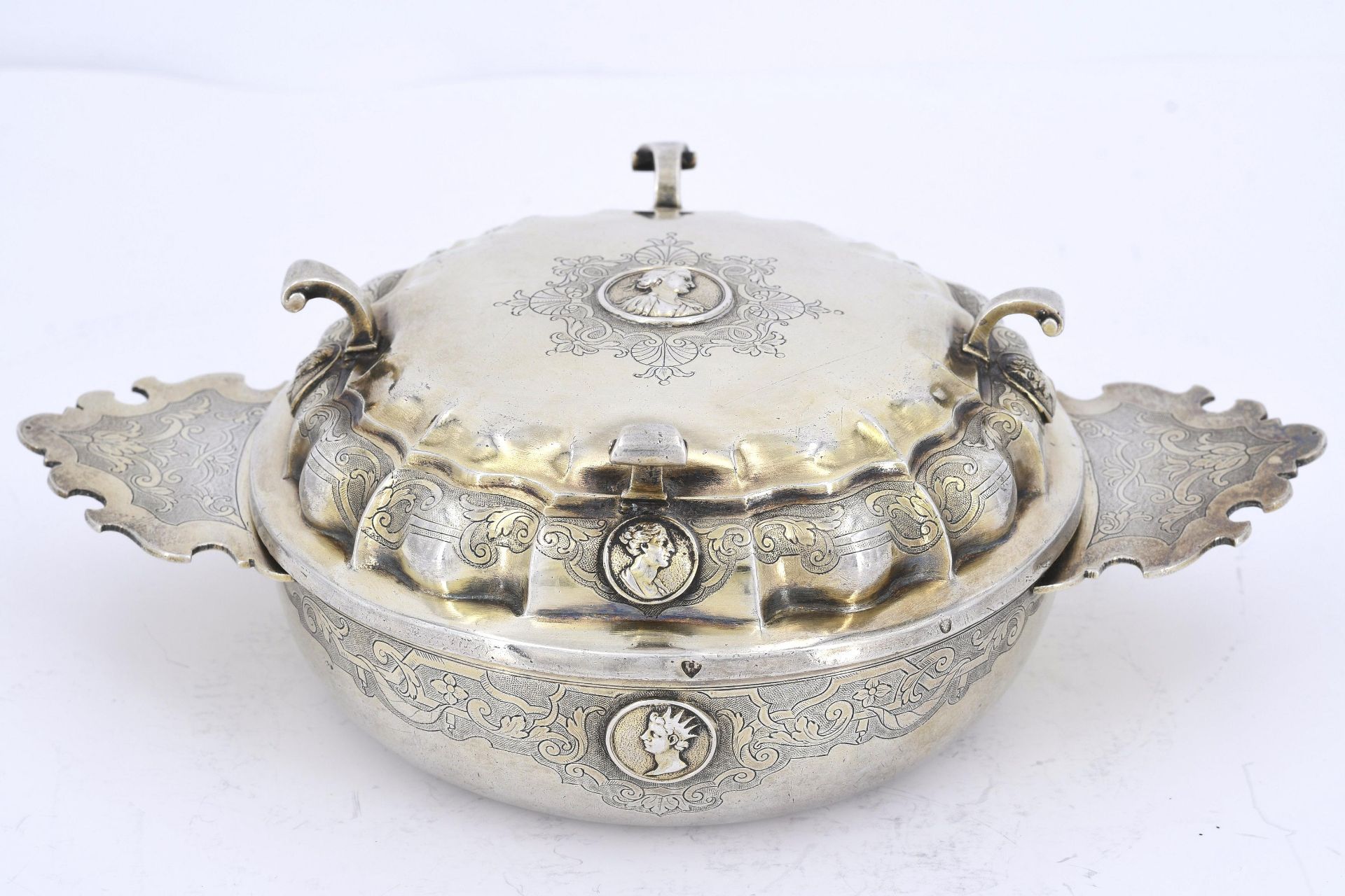 Gilt silver régence écuelle on stand - Image 8 of 9