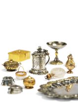 Set of eleven miniature objects