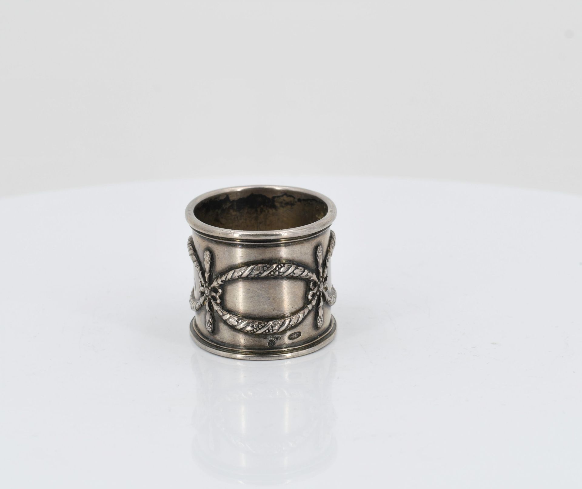 Napkin Ring with Laurel décor - Image 3 of 6