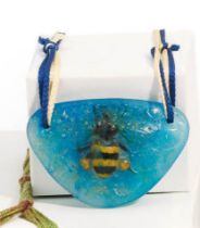 Small pendant with bee