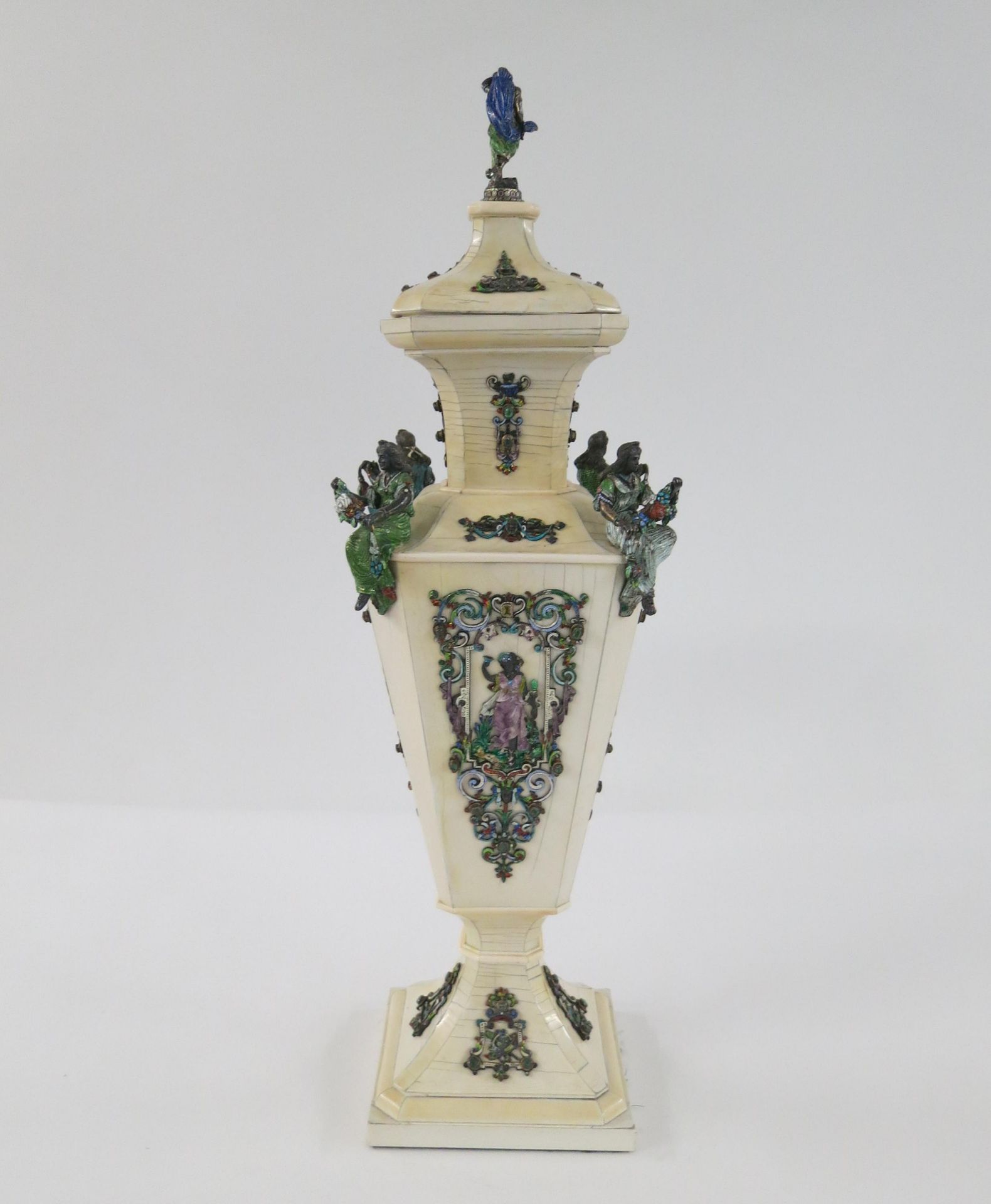 Pair of magnificent ornamental vases with fine enamel décor - Image 5 of 11