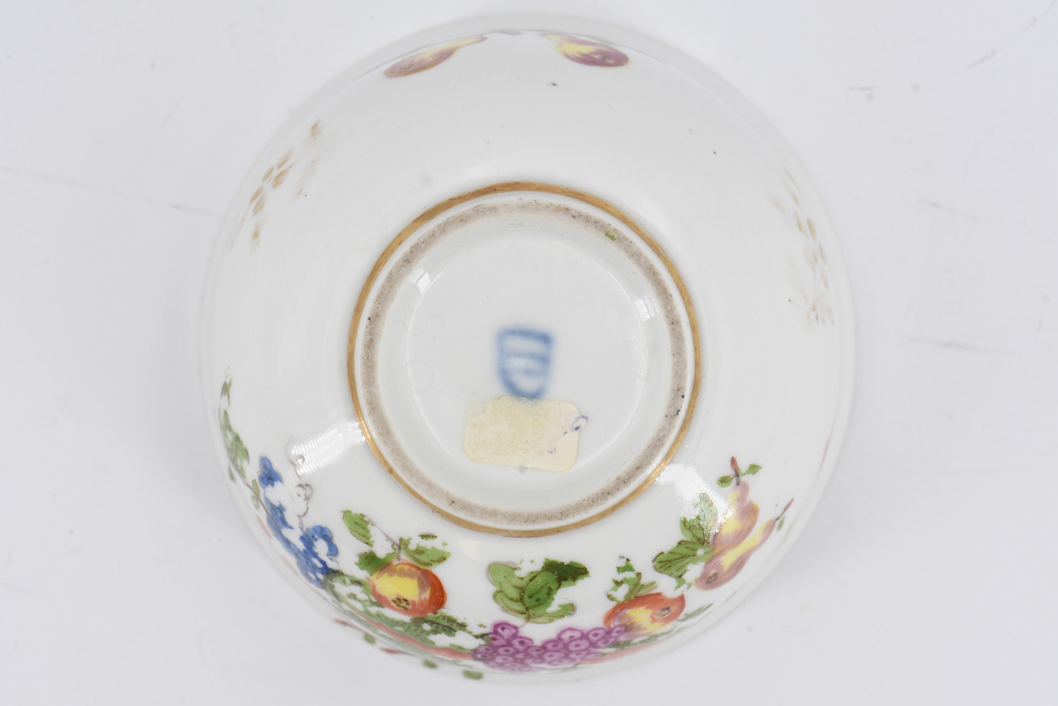 Four tea bowls with fruits and birds - Image 12 of 19