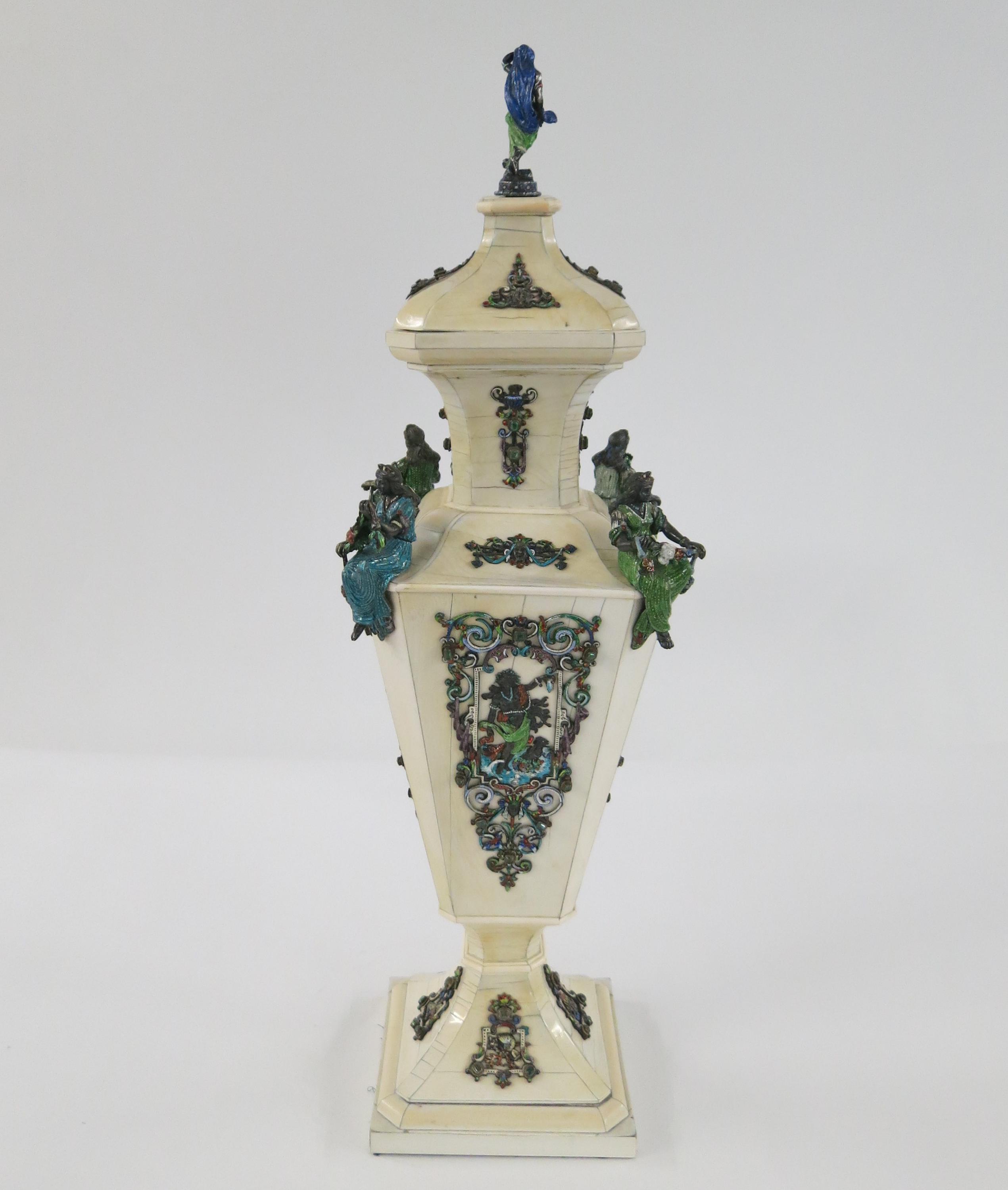Pair of magnificent ornamental vases with fine enamel décor - Image 9 of 11