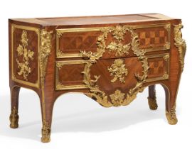 Splendid mahogany commode style Louis XV