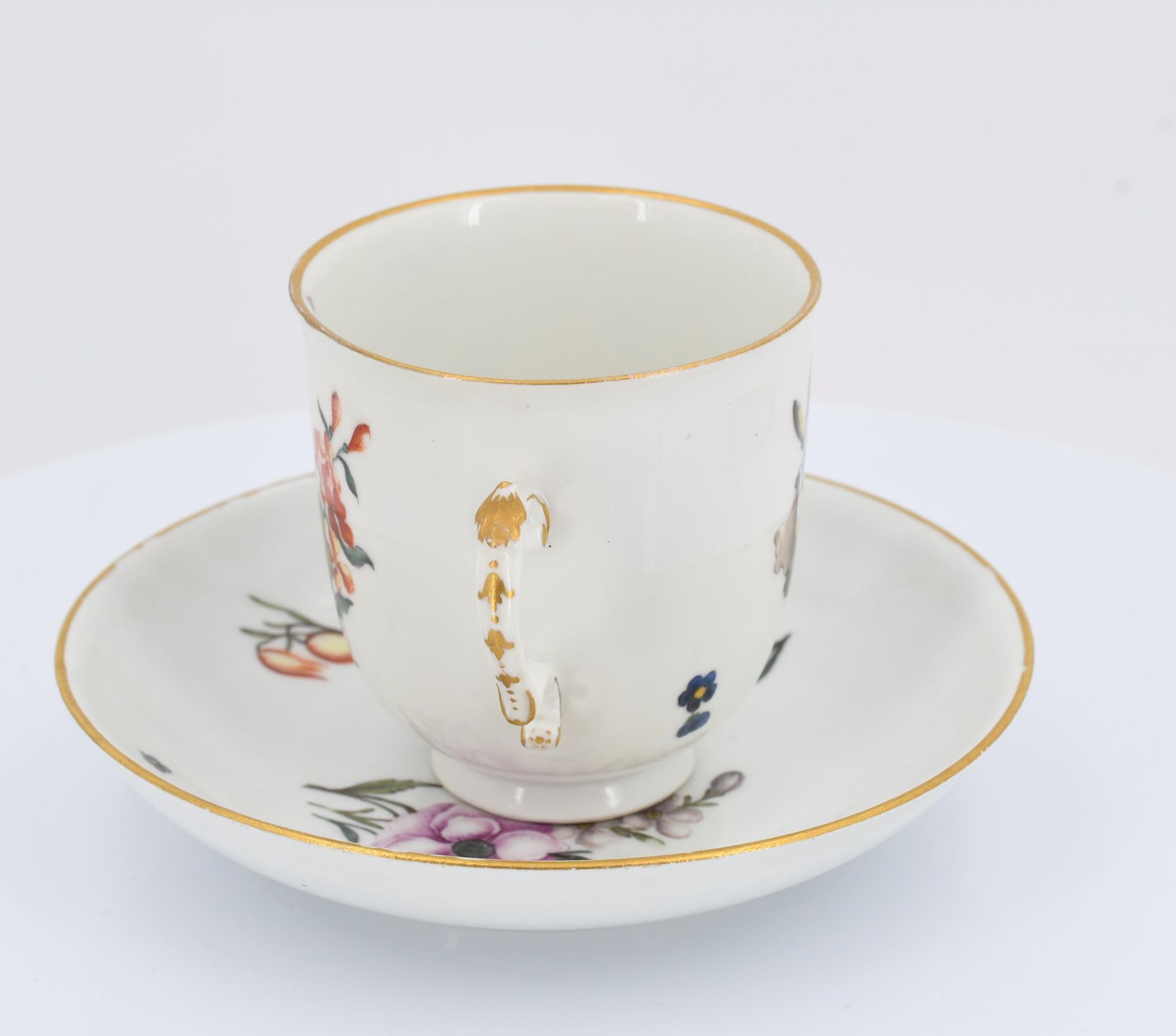 Cup and saucer with floral décor - Image 3 of 7