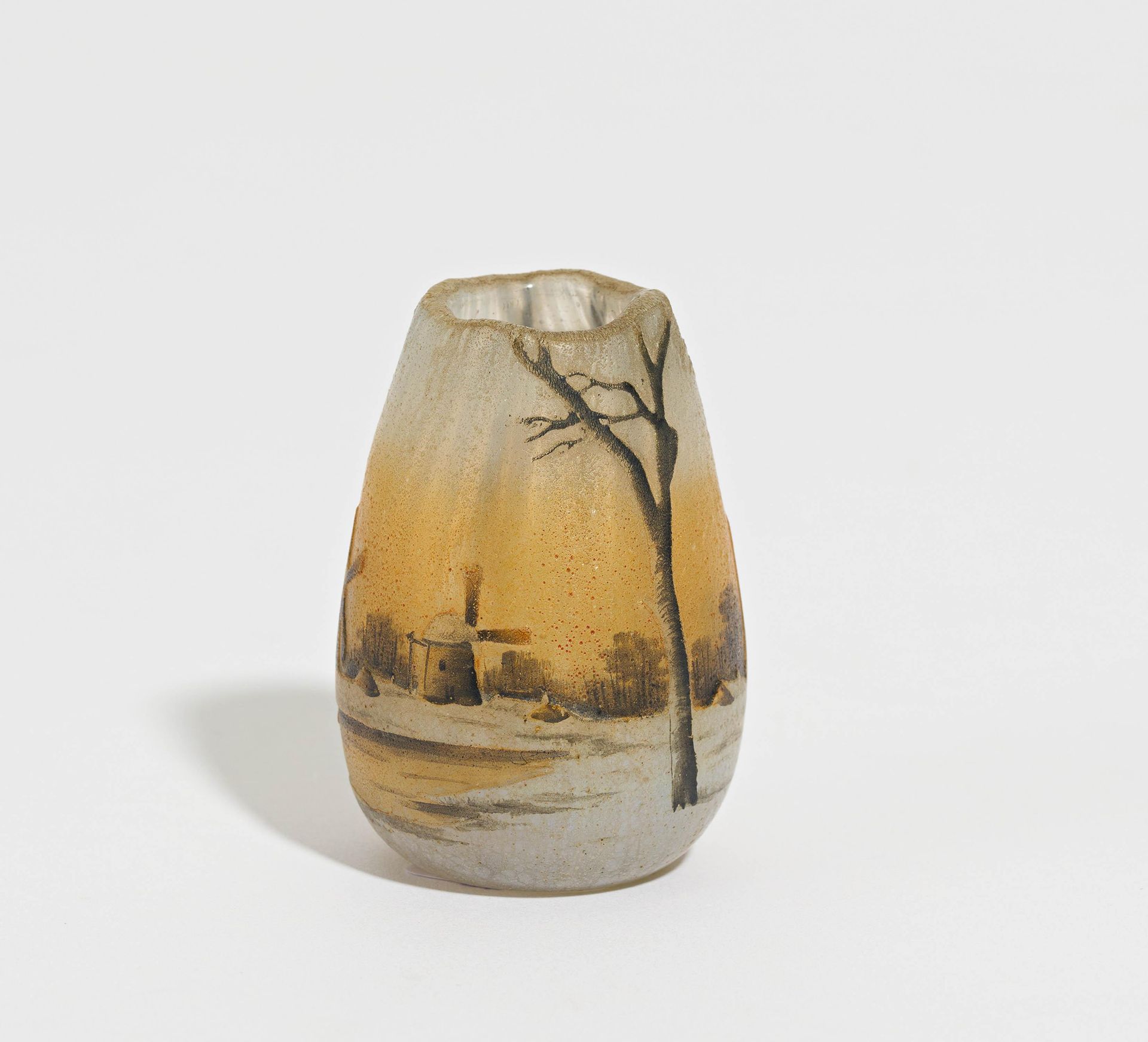 Miniaturvase mit Winterlandschaft