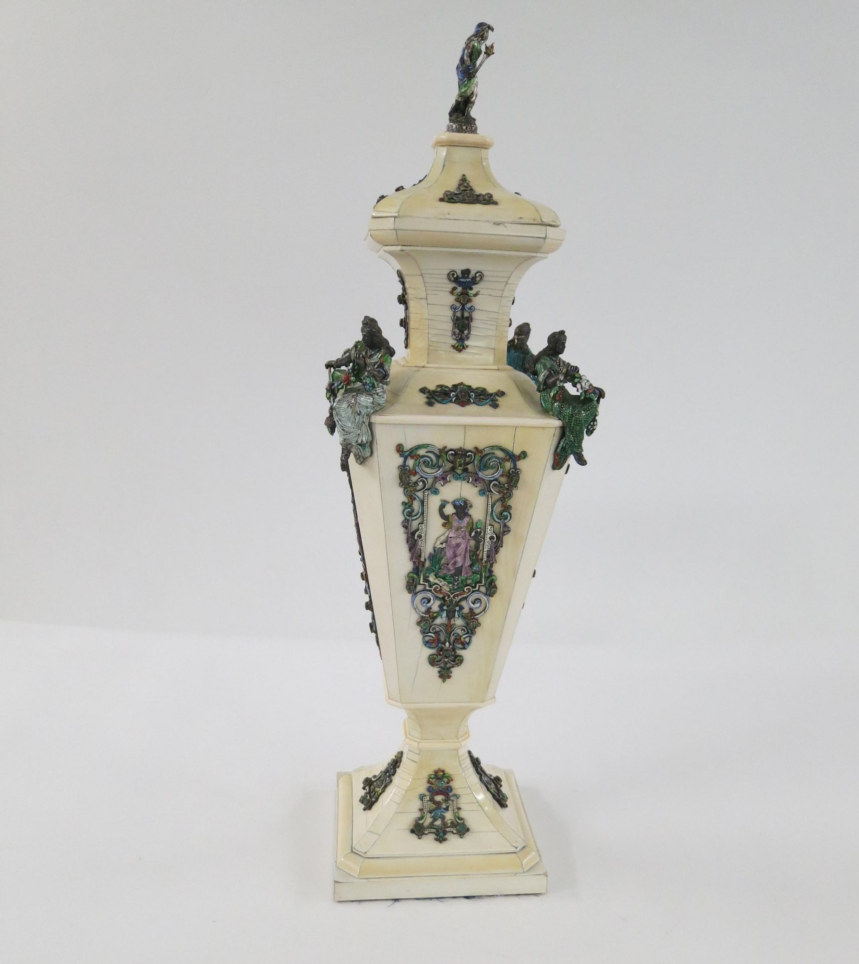 Pair of magnificent ornamental vases with fine enamel décor - Image 6 of 11