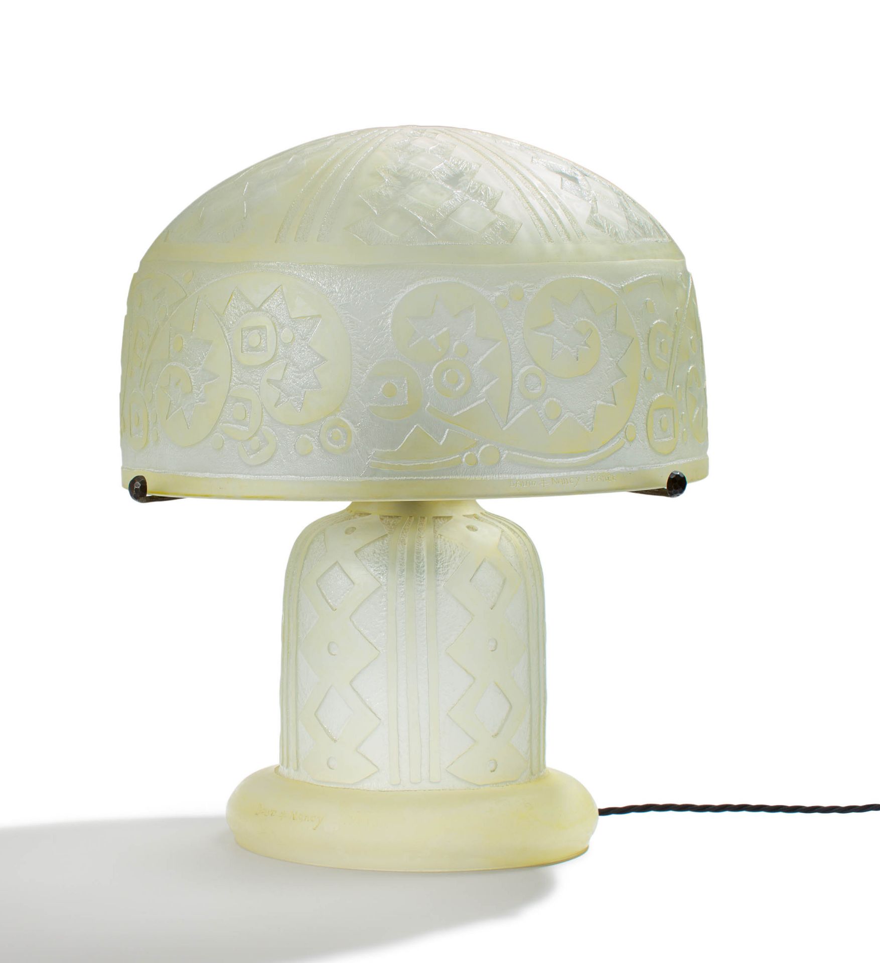 Large table lamp with geometric decor