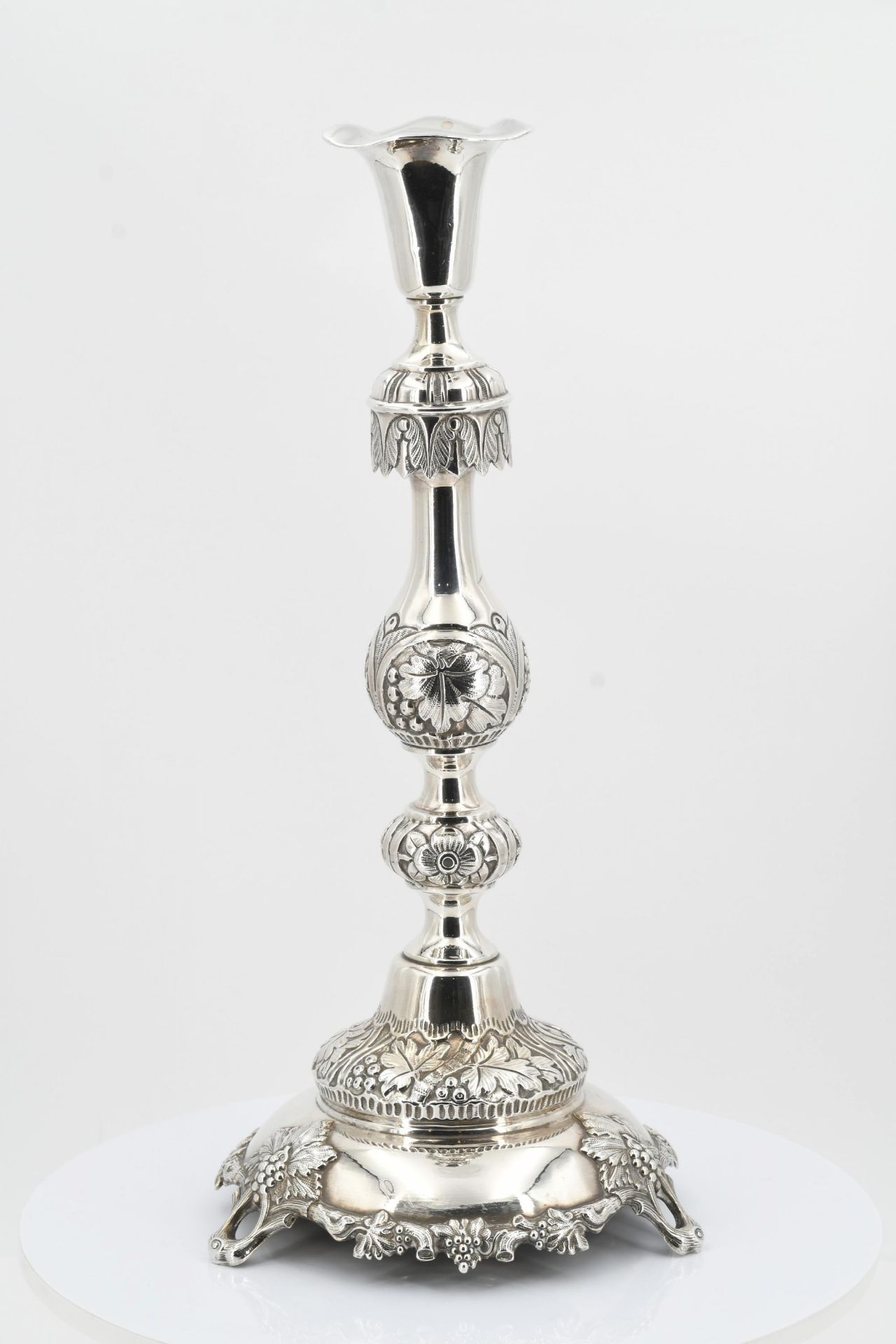 Pair of candlesticks with grape and vine décor - Image 2 of 11