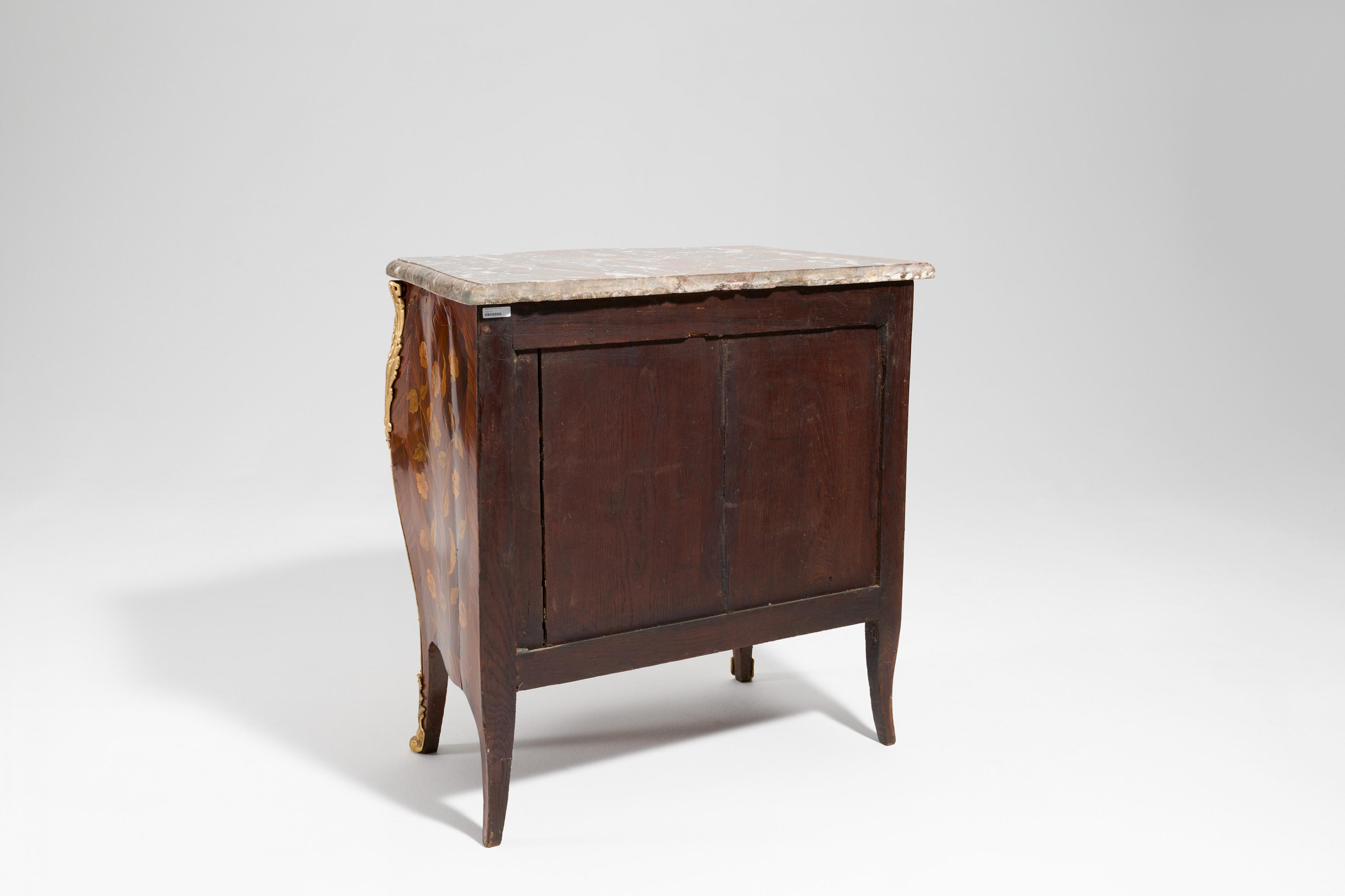 Small Louis XV chest of drawers - Image 2 of 2