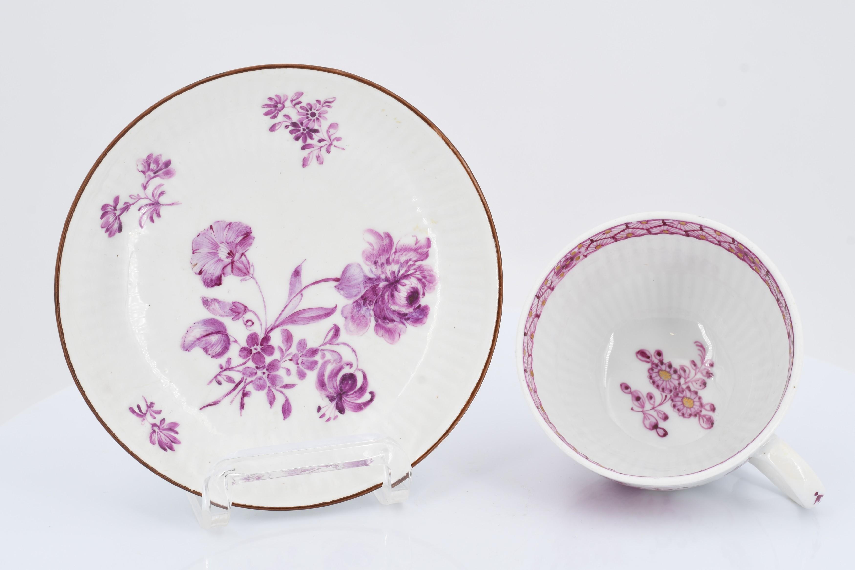 Two cups and saucers with floral décor - Image 12 of 19