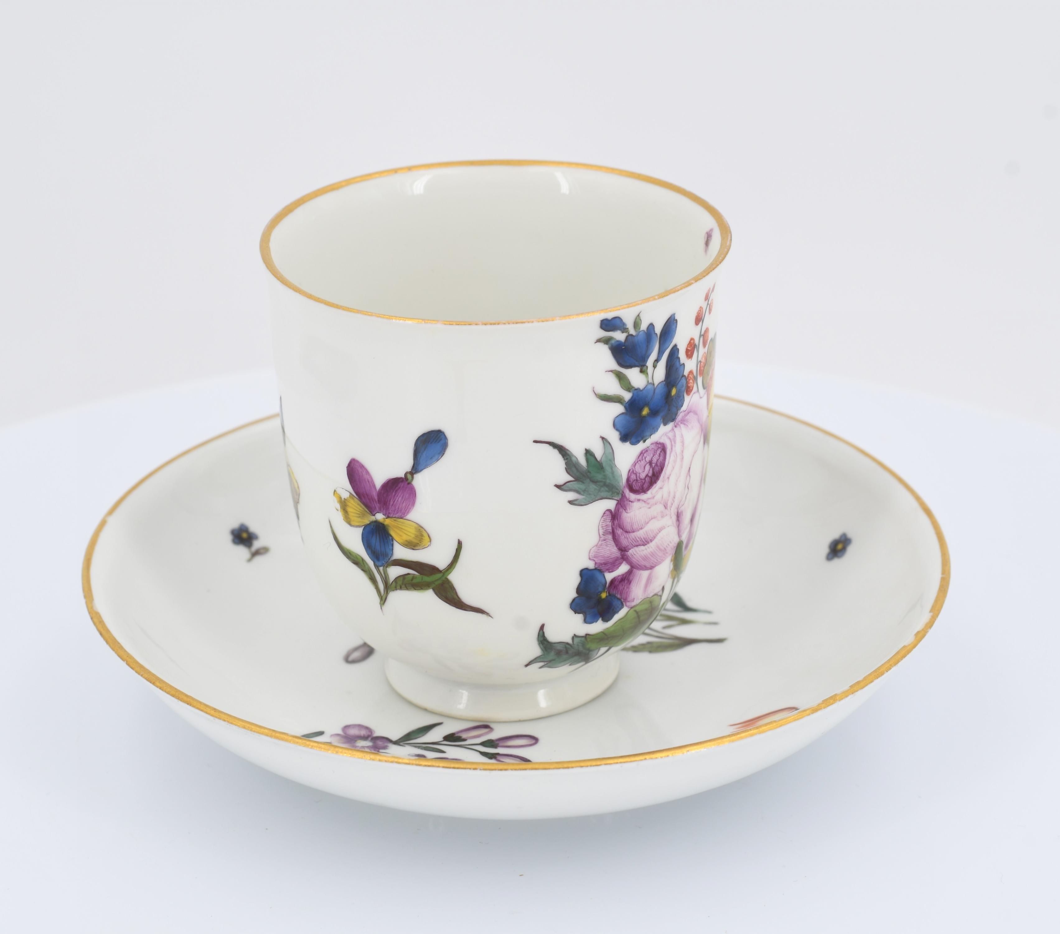 Cup and saucer with floral décor - Image 5 of 7
