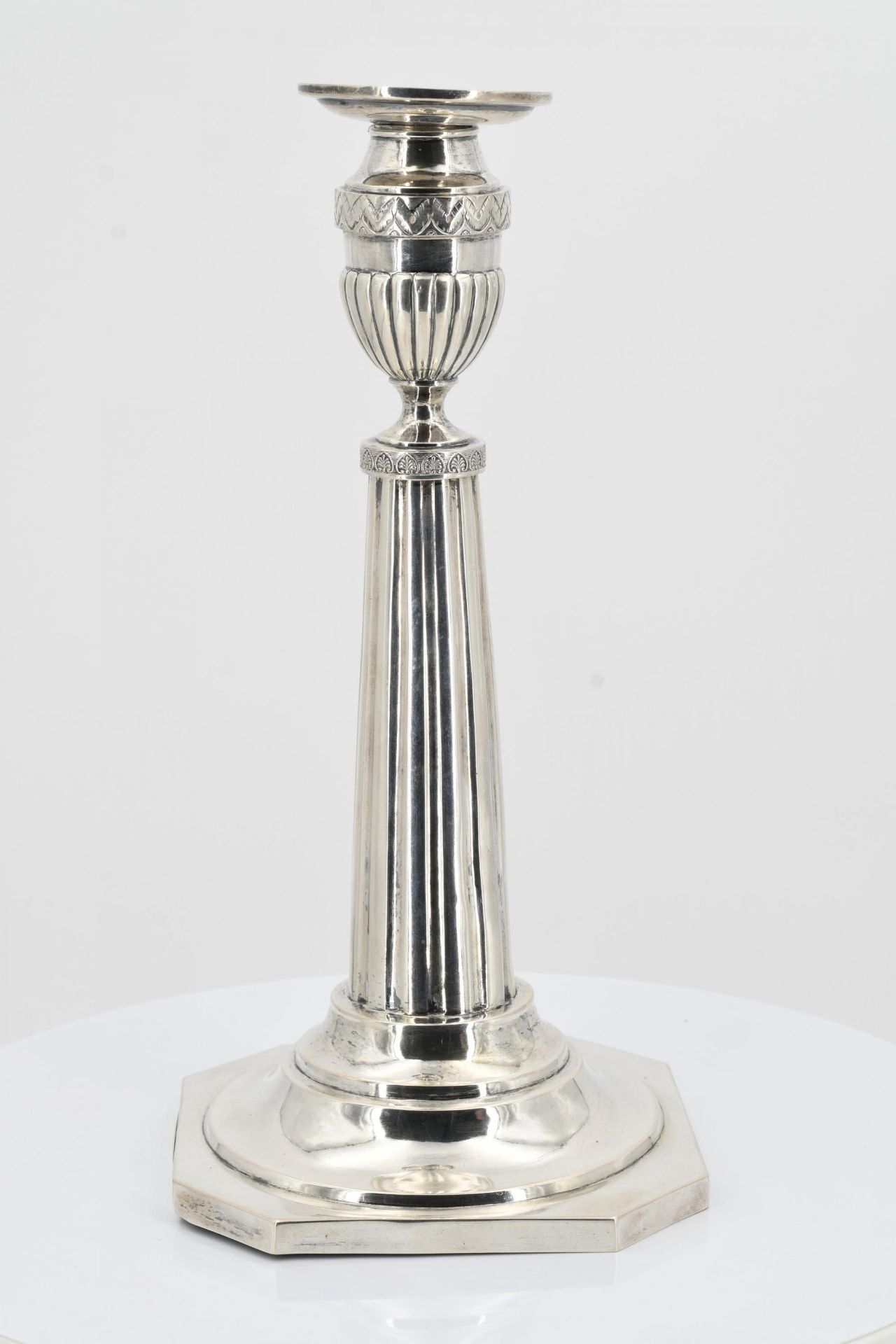 Pair of large candlesticks with fluted shafts - Image 4 of 12