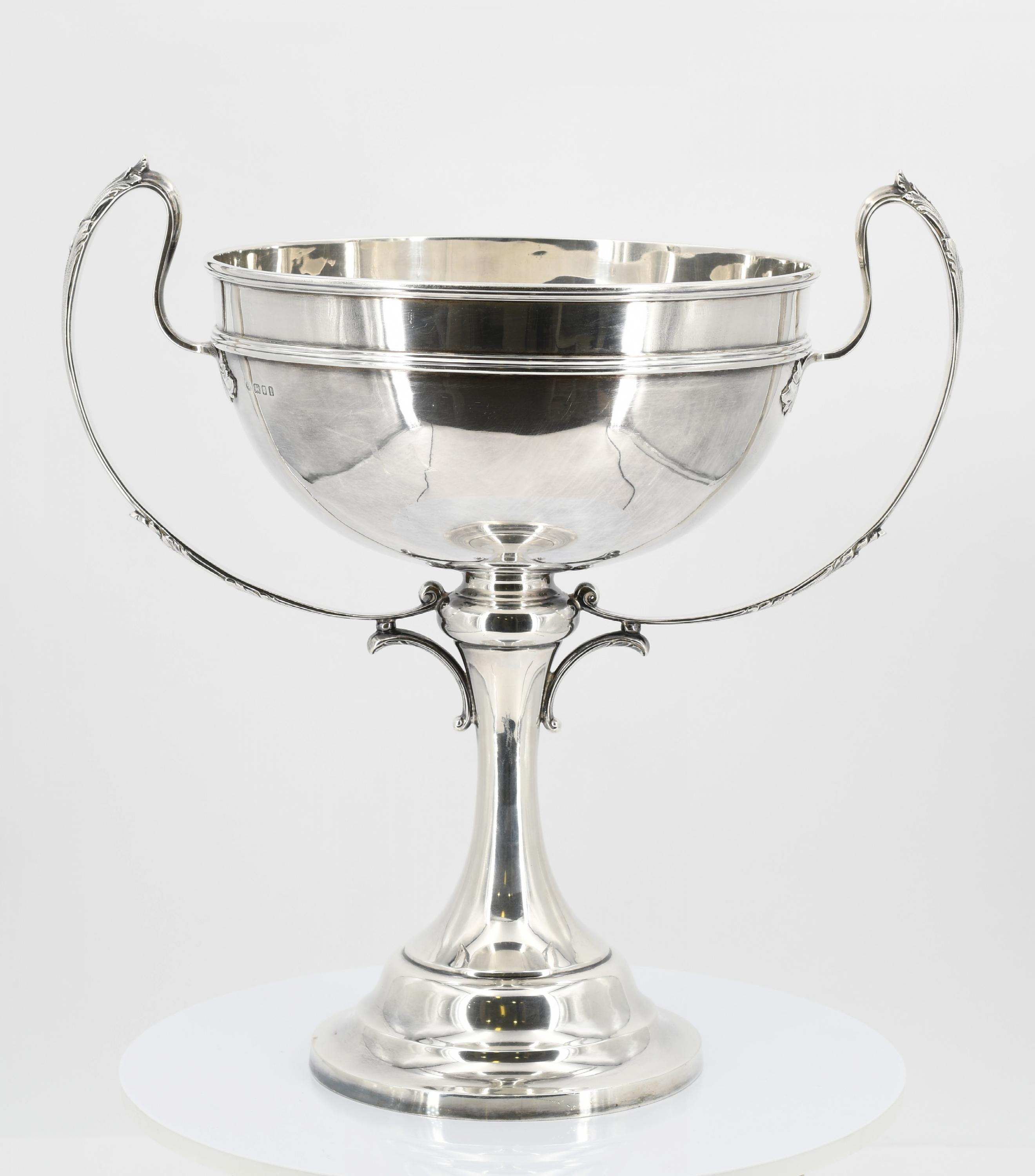 Large George V bowl with handles - Image 4 of 7