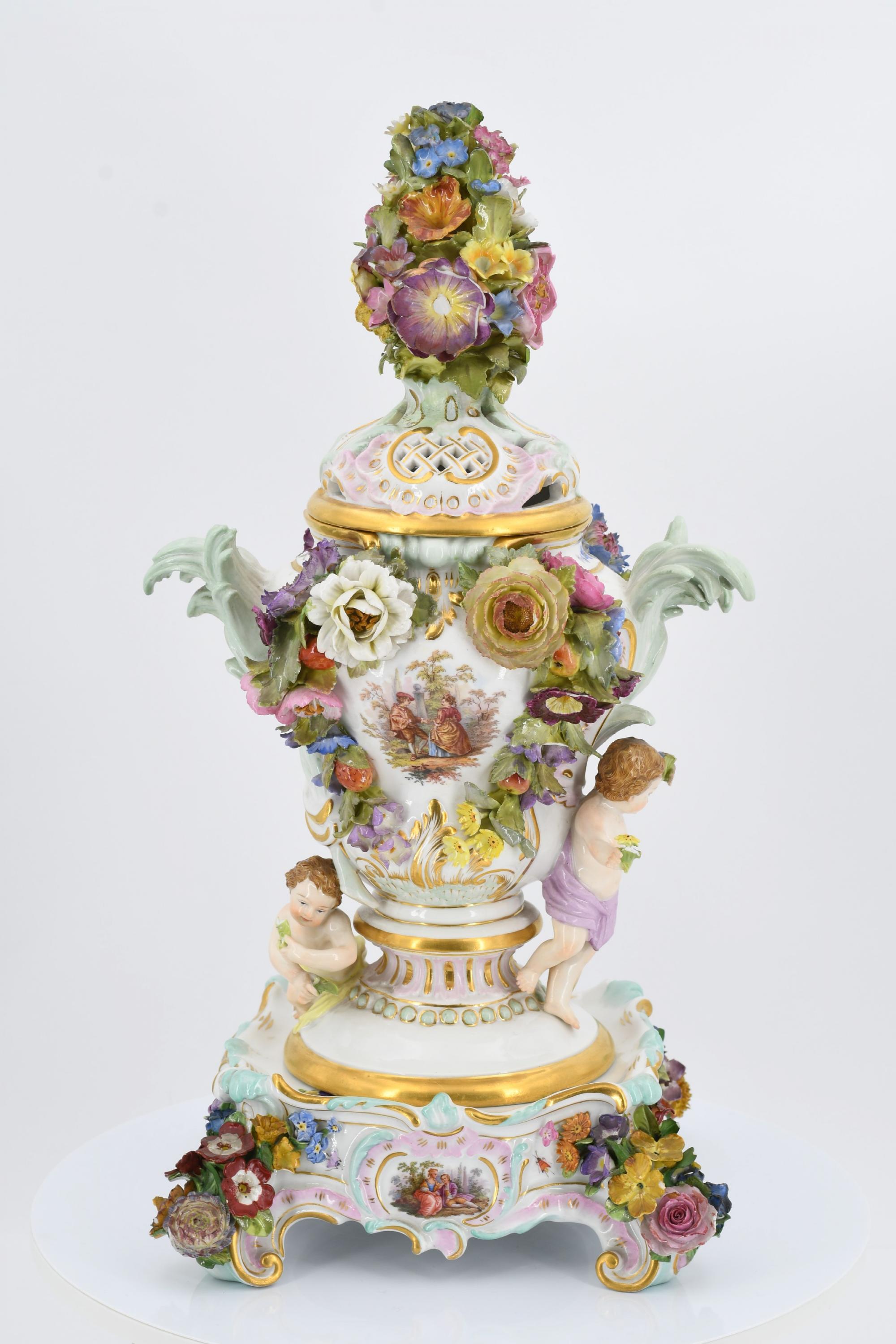 Small potpourri vase on pedestal - Image 2 of 9