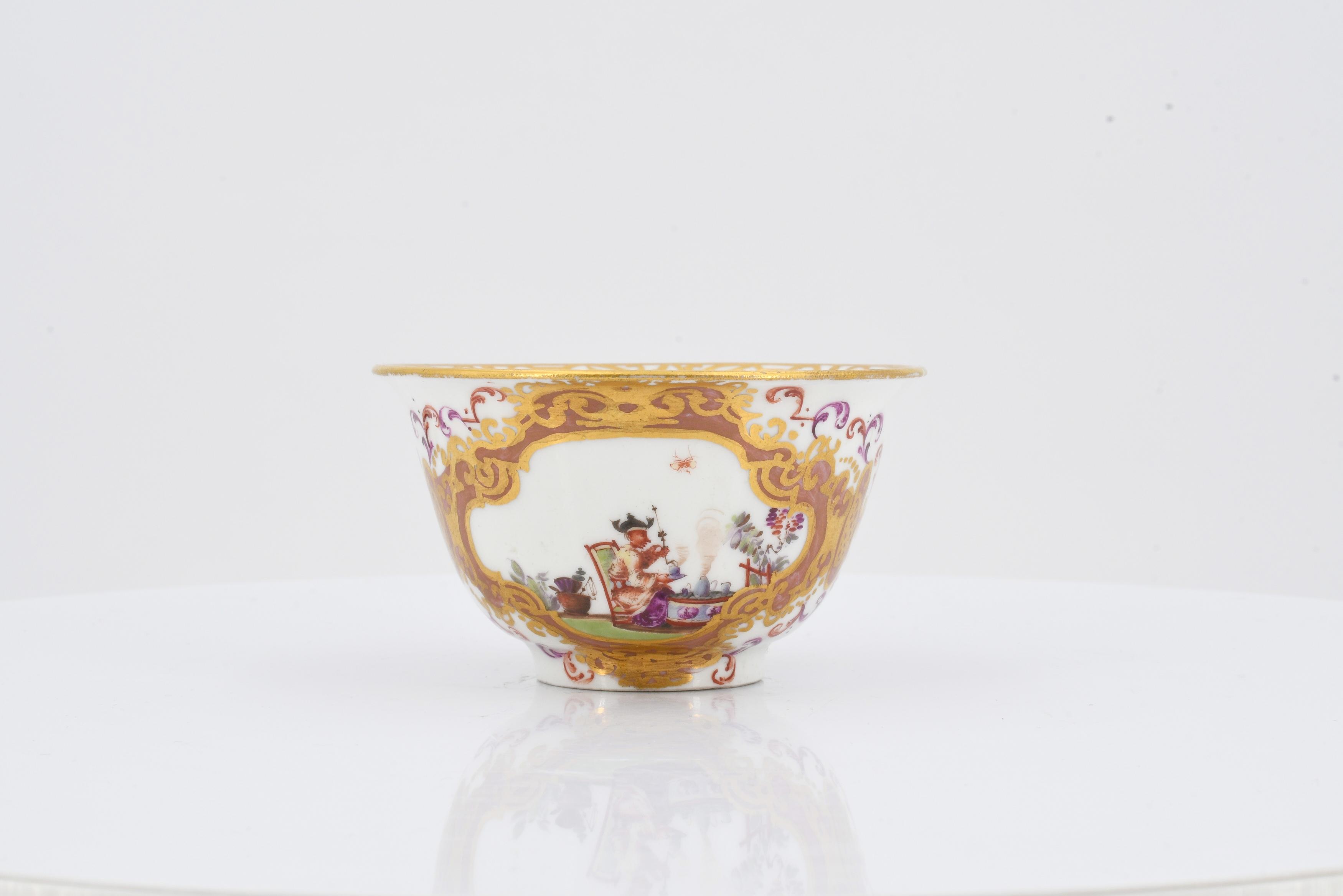 Tea bowl and saucer with chinoiseries - Image 9 of 10