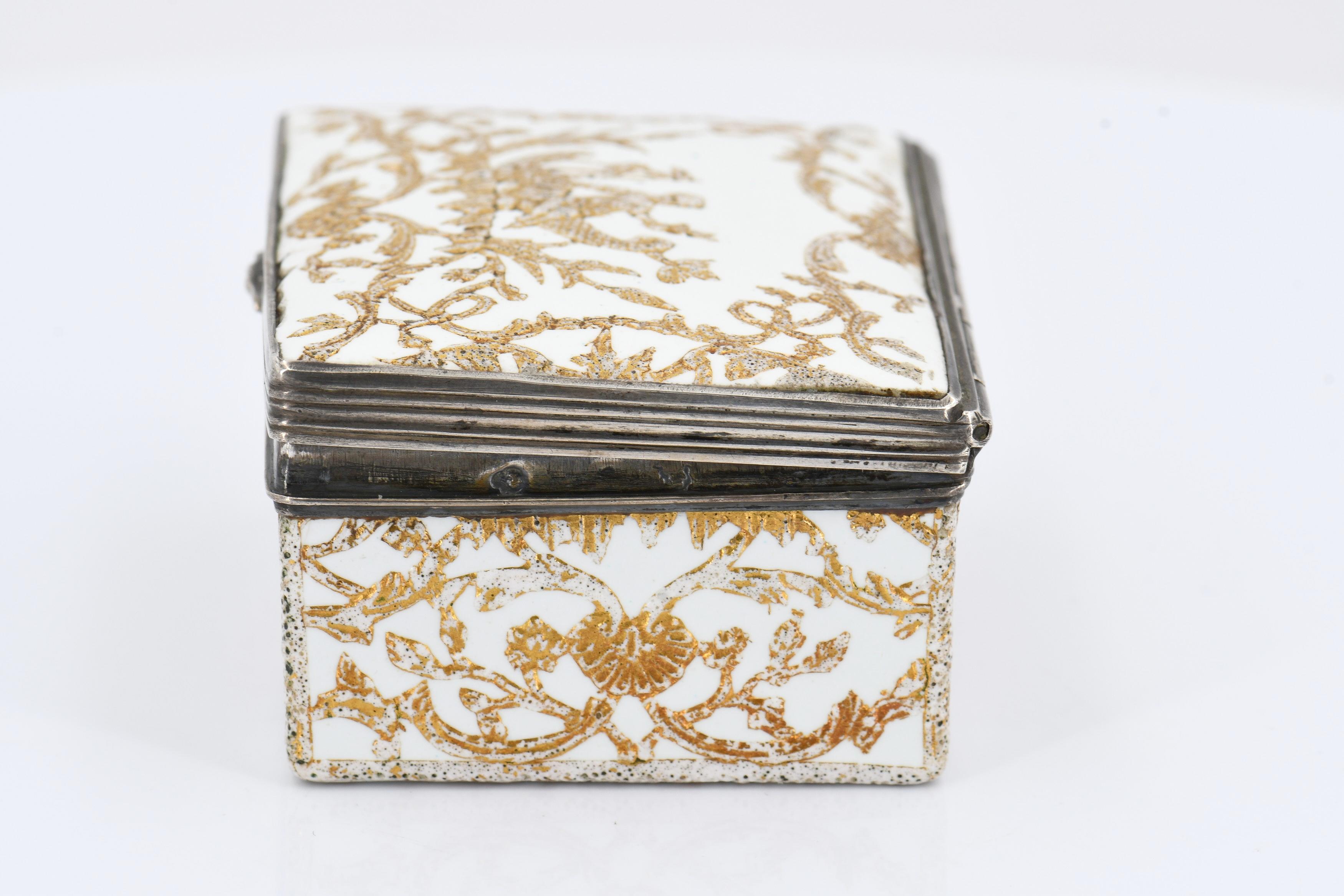 Snuff box with gold décor - Image 6 of 8