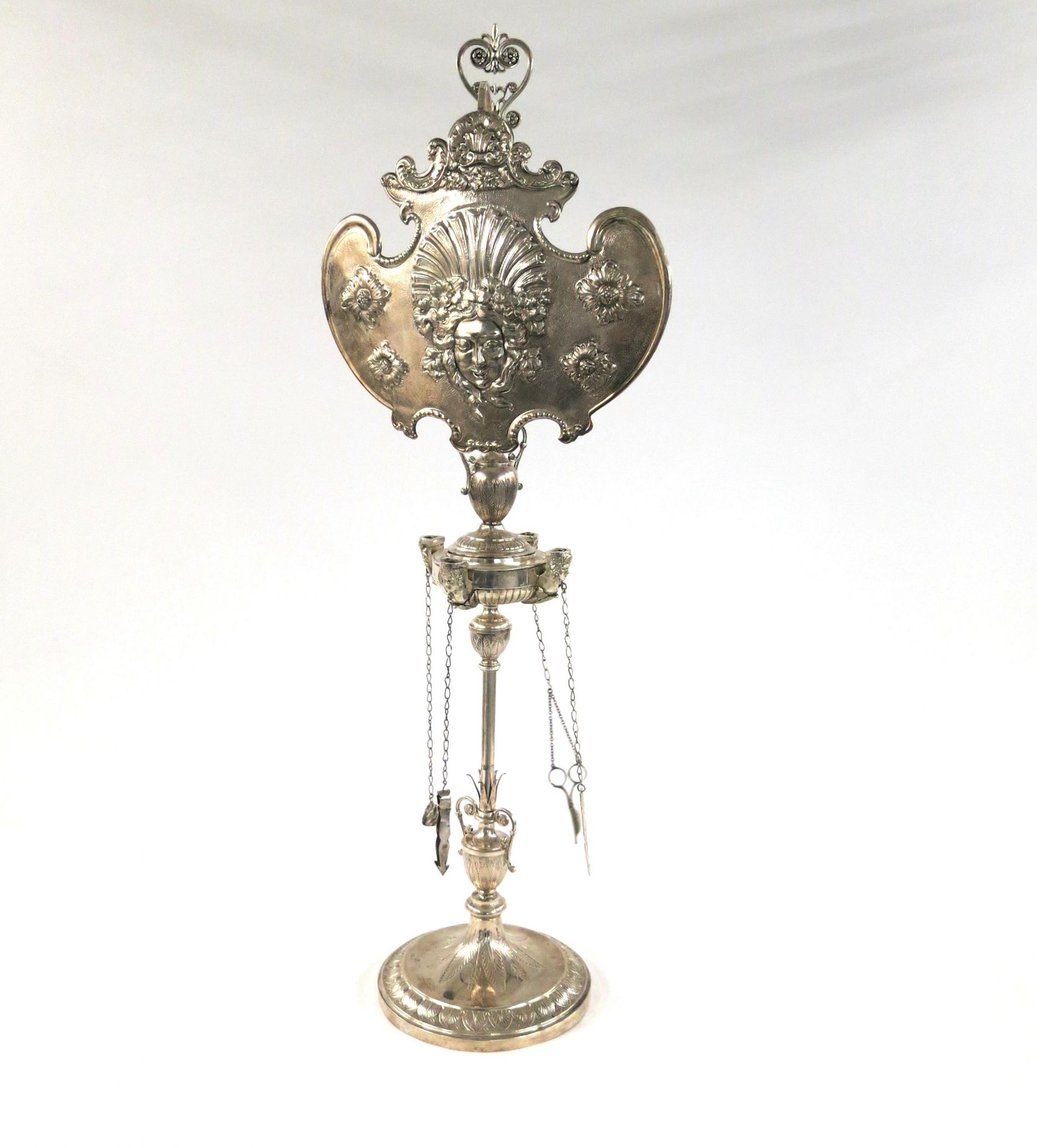 Large oil lamp with light shade - Image 5 of 6