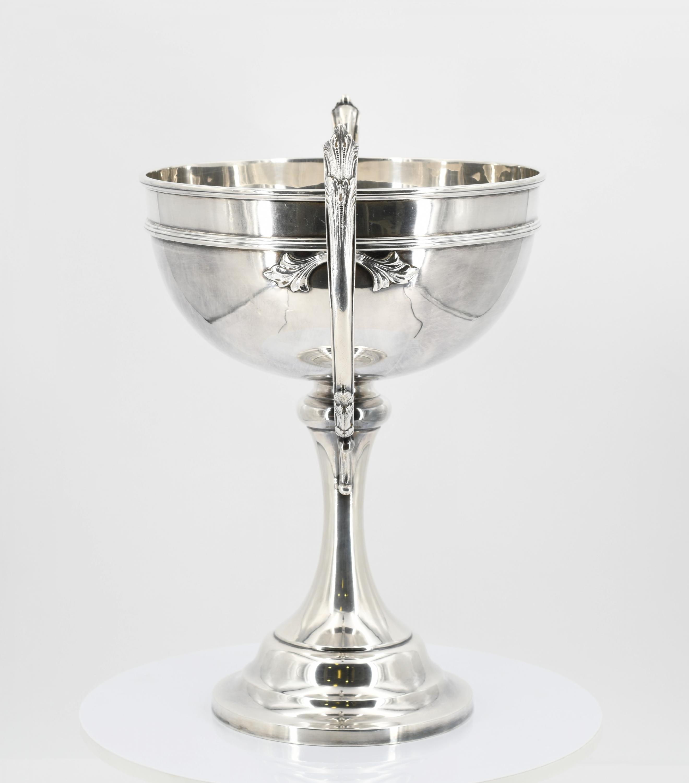 Large George V bowl with handles - Image 2 of 7