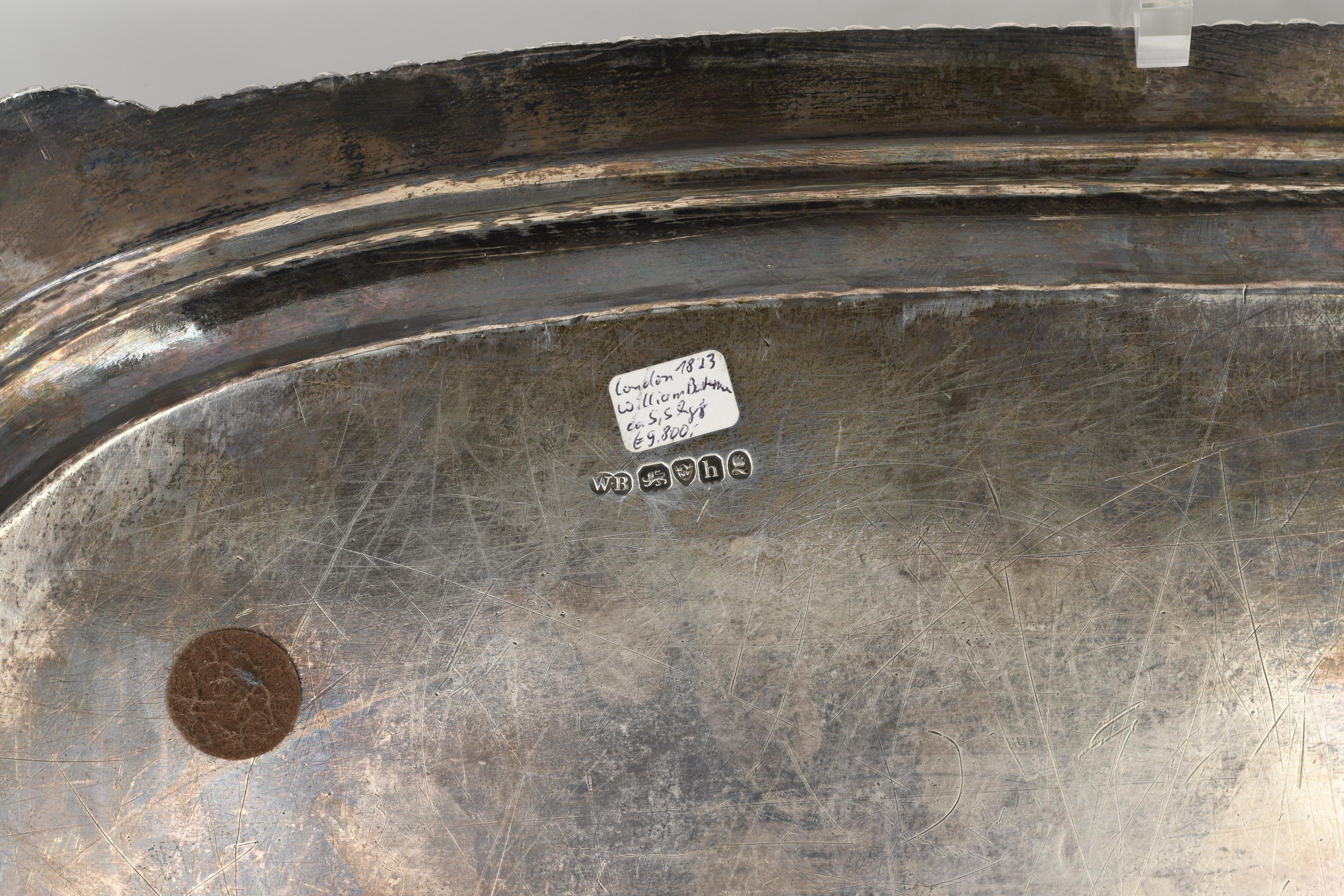 Exceptionally large tray engraved with the coat of arms of the Baronets Eden - Image 4 of 4