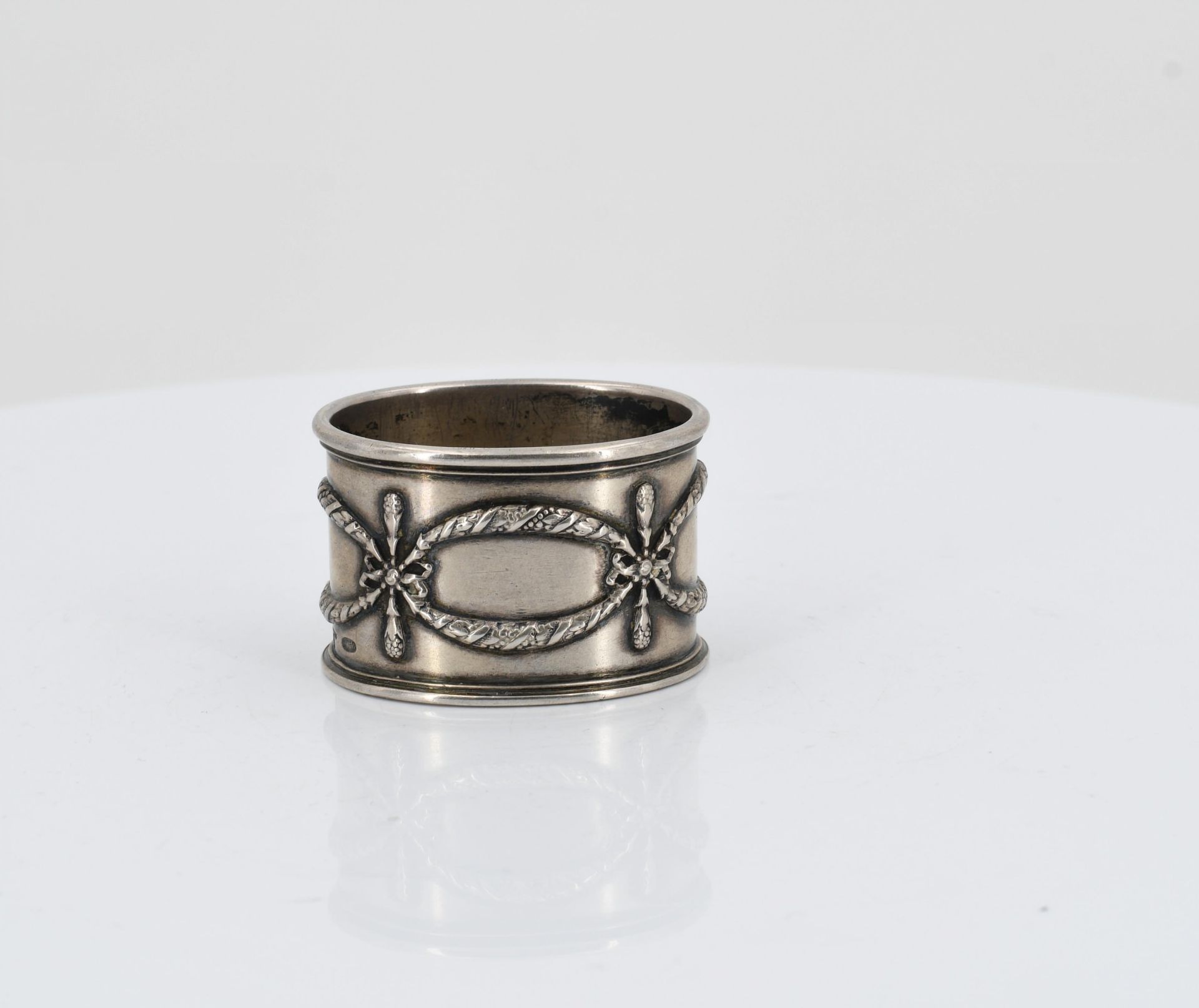 Napkin Ring with Laurel décor - Image 4 of 6