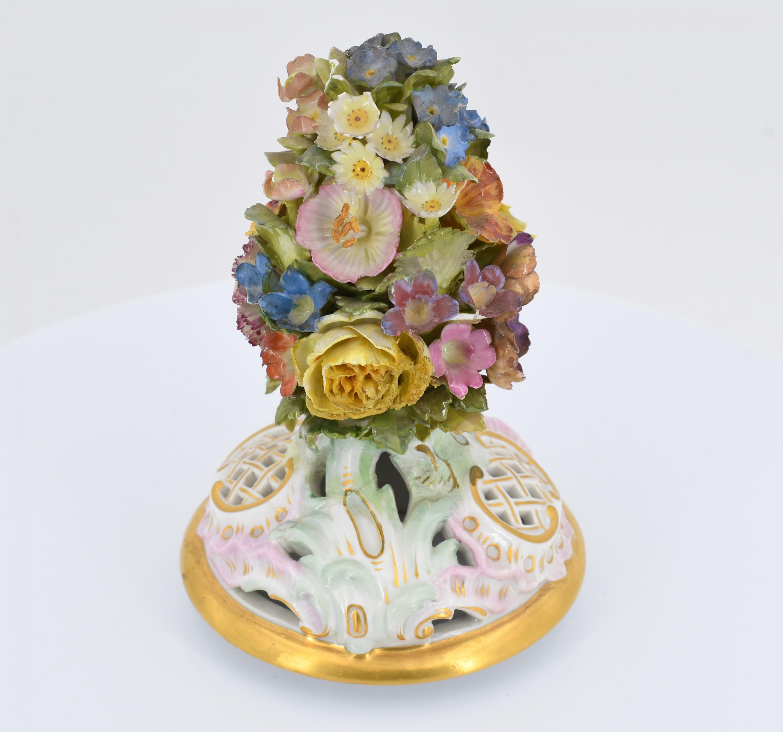 Small potpourri vase on pedestal - Image 9 of 9