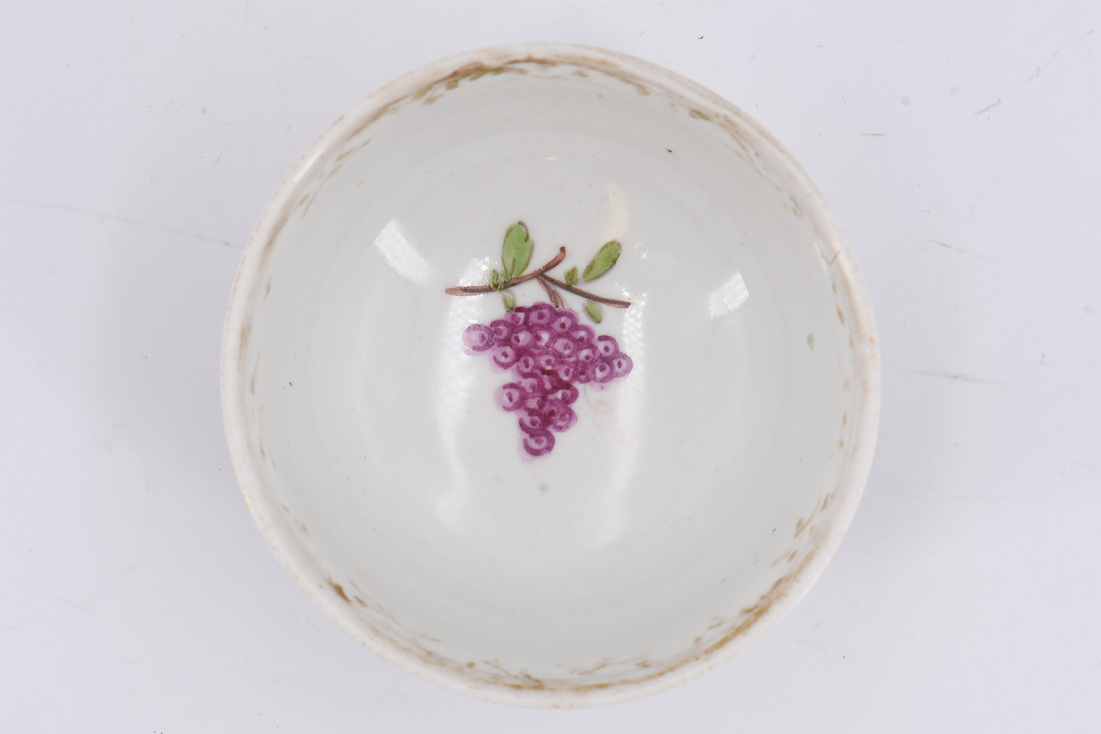 Four tea bowls with fruits and birds - Image 19 of 19