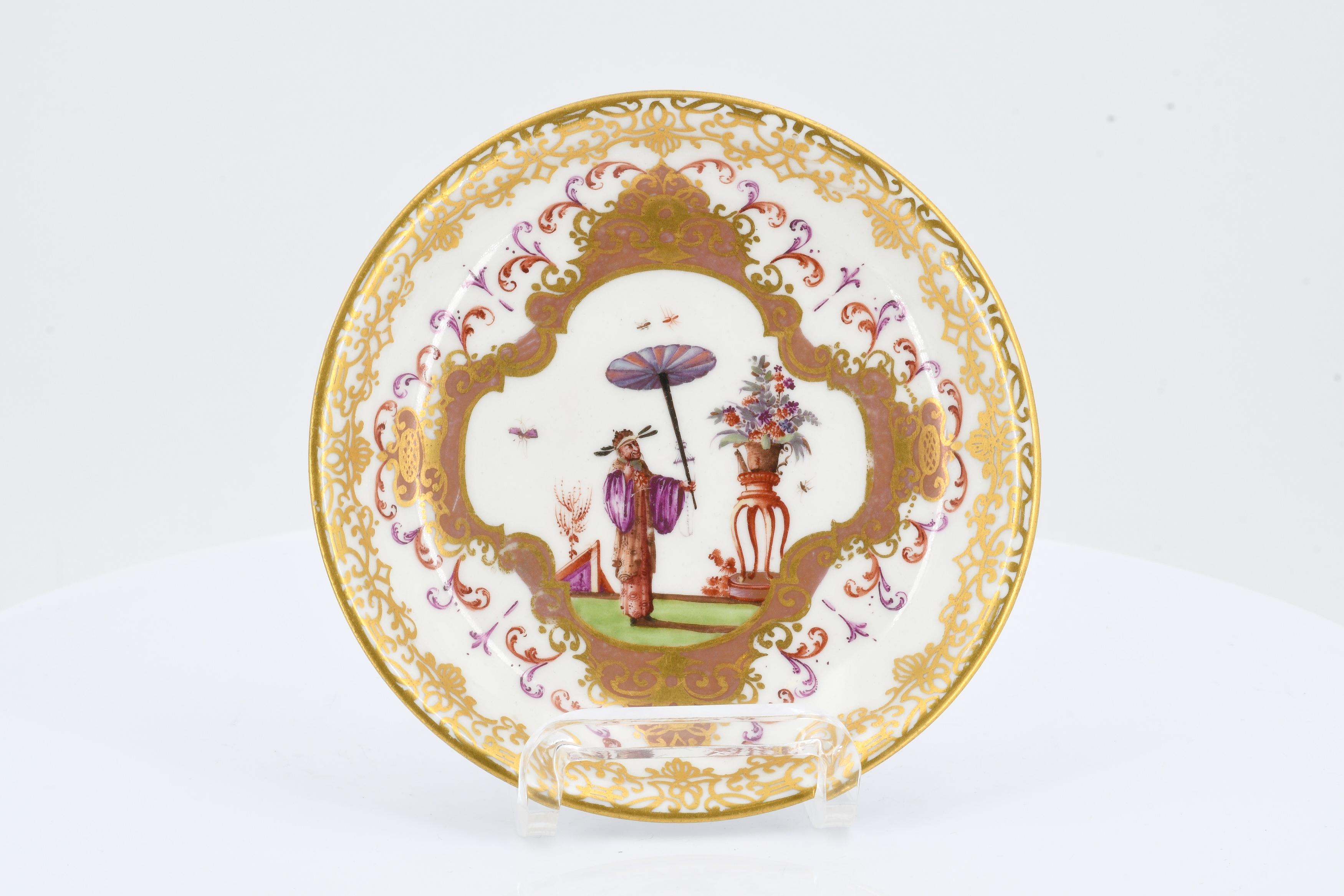 Tea bowl and saucer with chinoiseries - Image 2 of 10