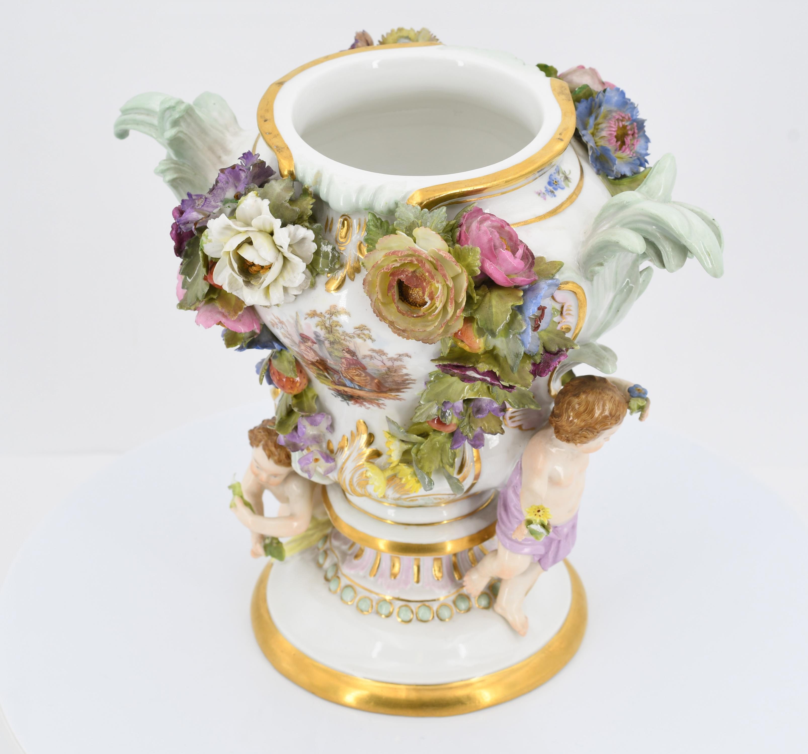 Small potpourri vase on pedestal - Image 8 of 9