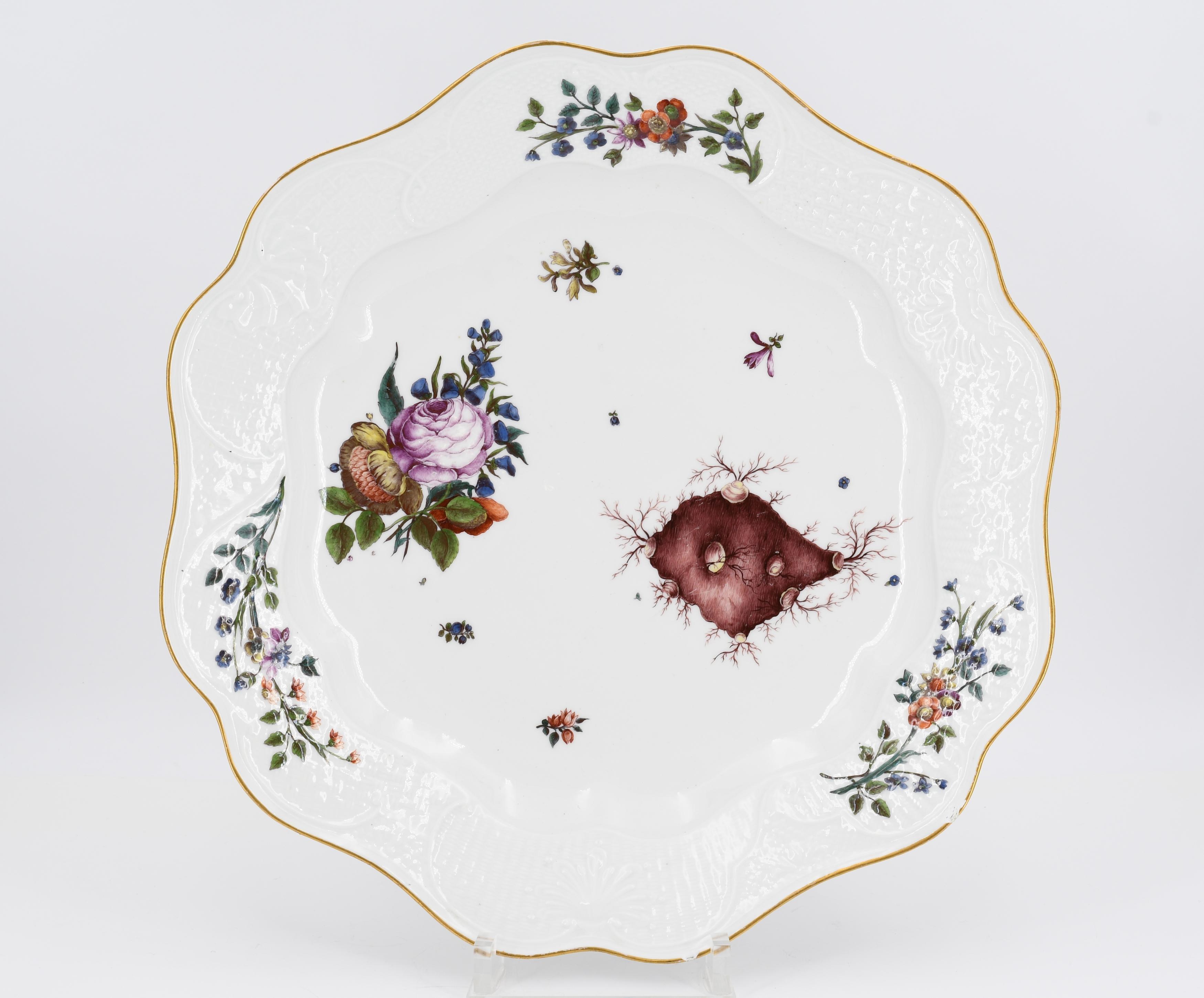 Large porcelain plate from the "Brühlsches Allerlei" Service - Image 2 of 3