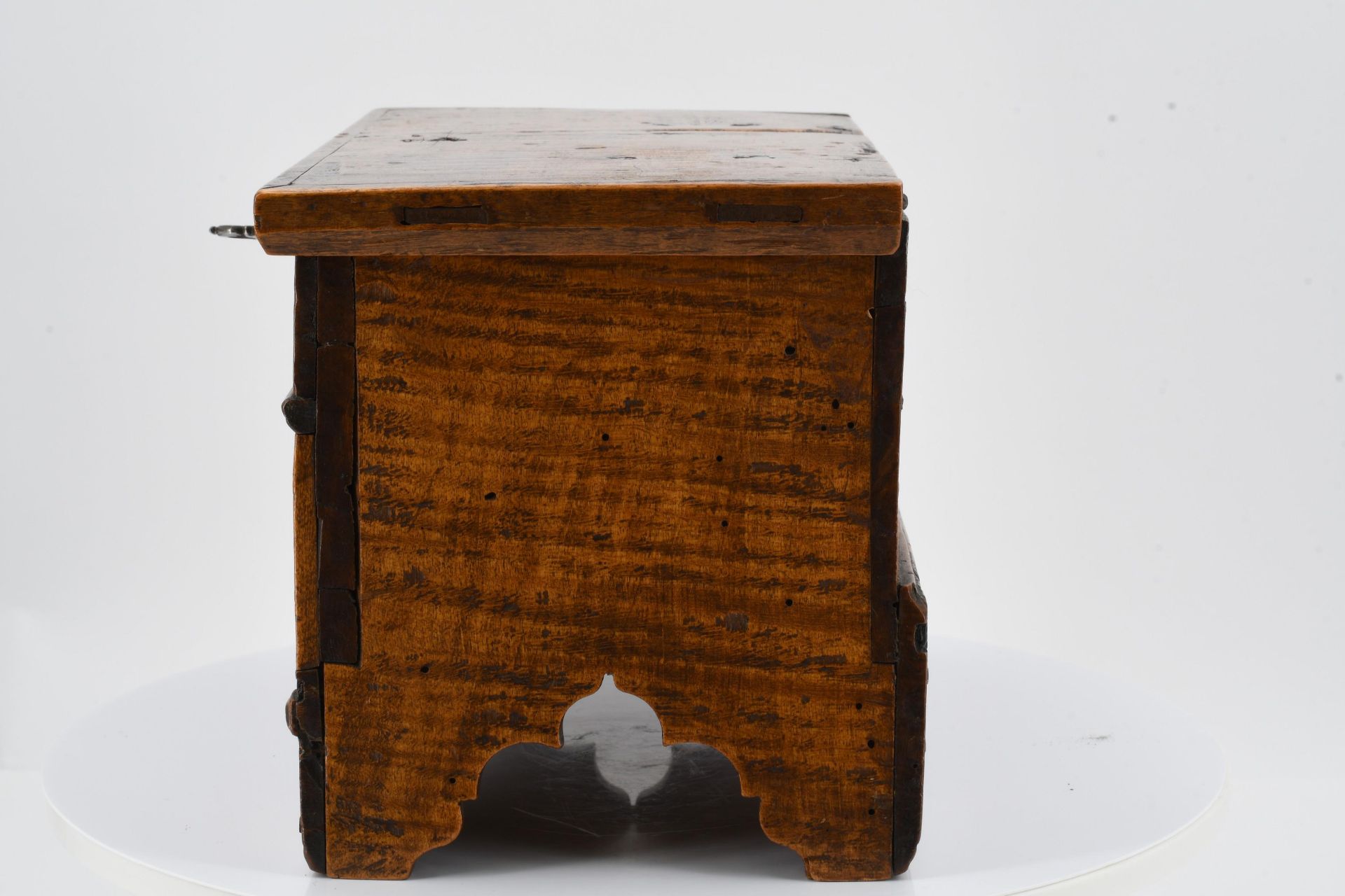 Small chest with ornamental décor - Image 3 of 8