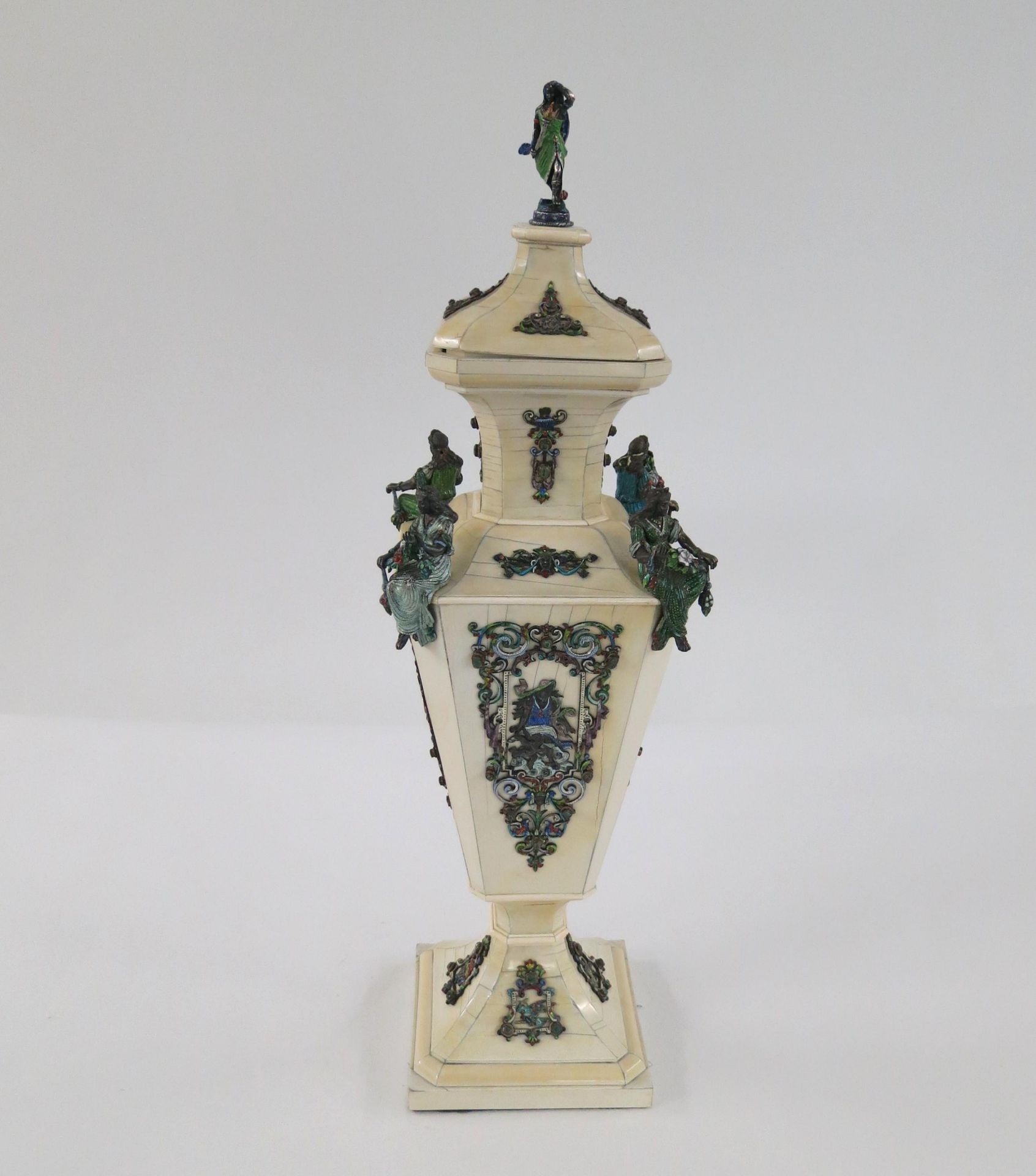 Pair of magnificent ornamental vases with fine enamel décor - Image 11 of 11