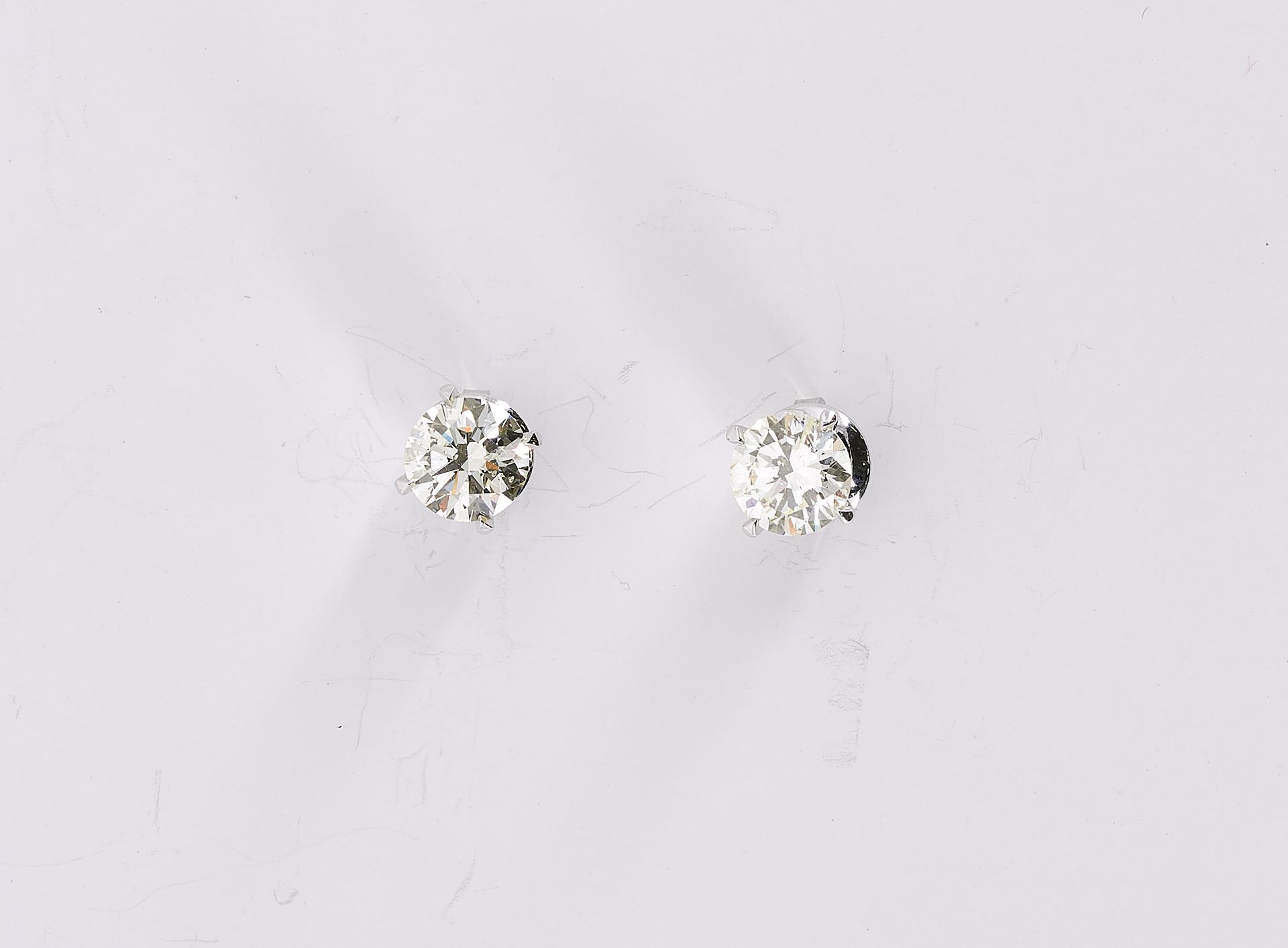 Solitaire-Ear-Studs - Image 2 of 4