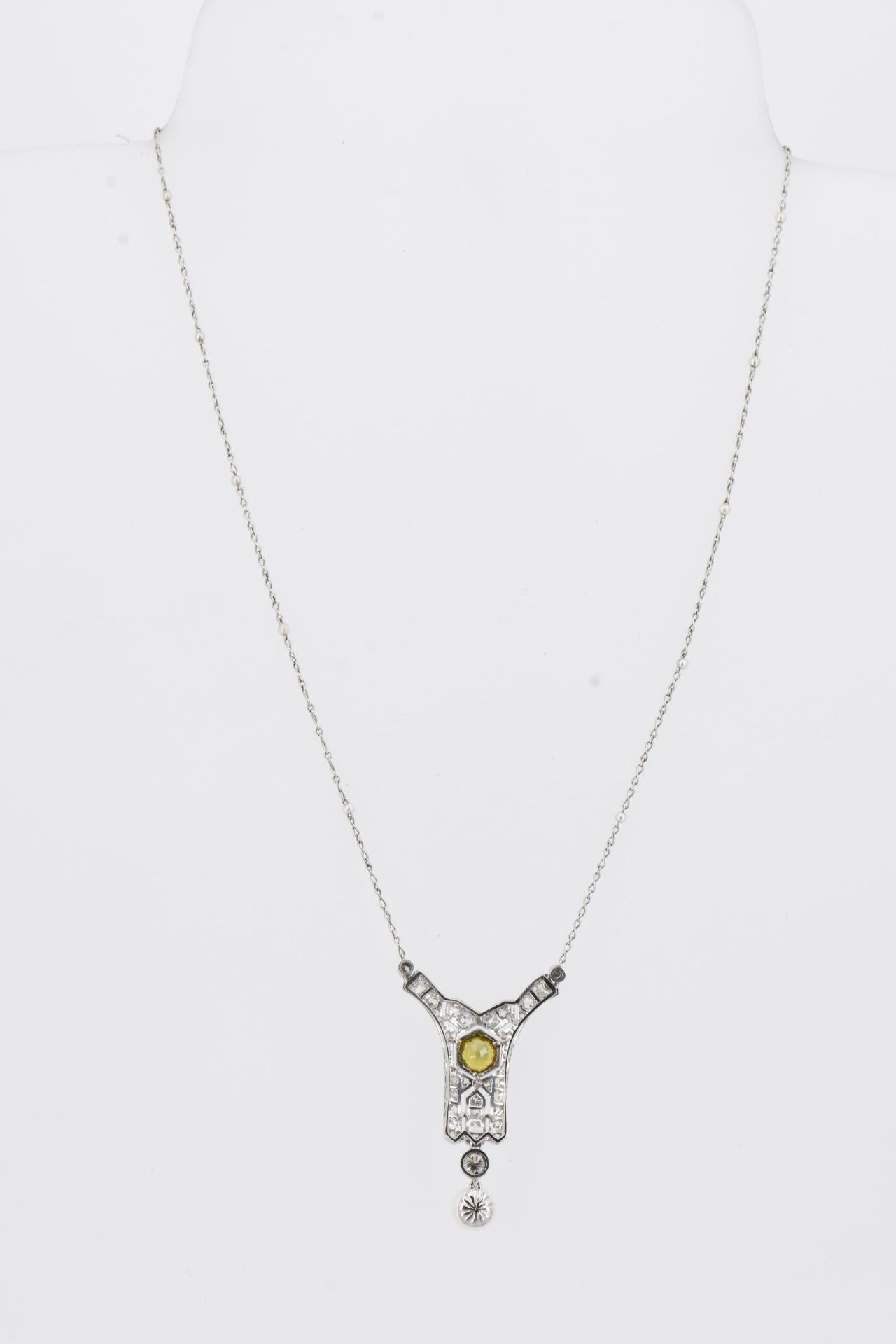 Diamond-Pendant-Necklace - Image 4 of 6