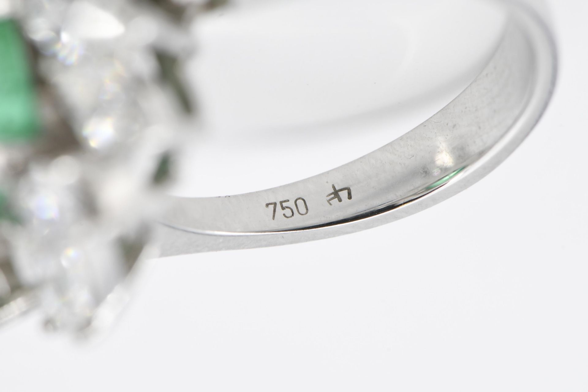 Emerald-Diamond-Ring - Image 7 of 7