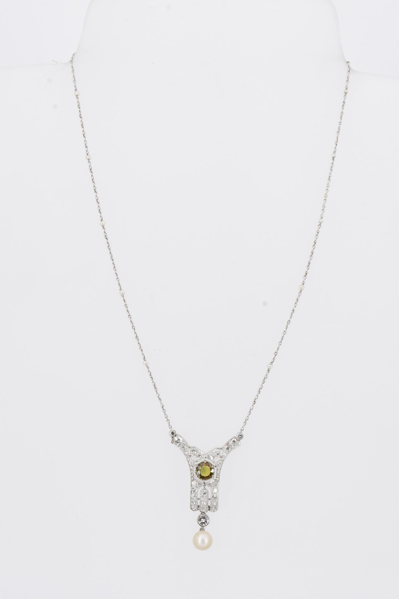 Diamond-Pendant-Necklace - Image 3 of 6