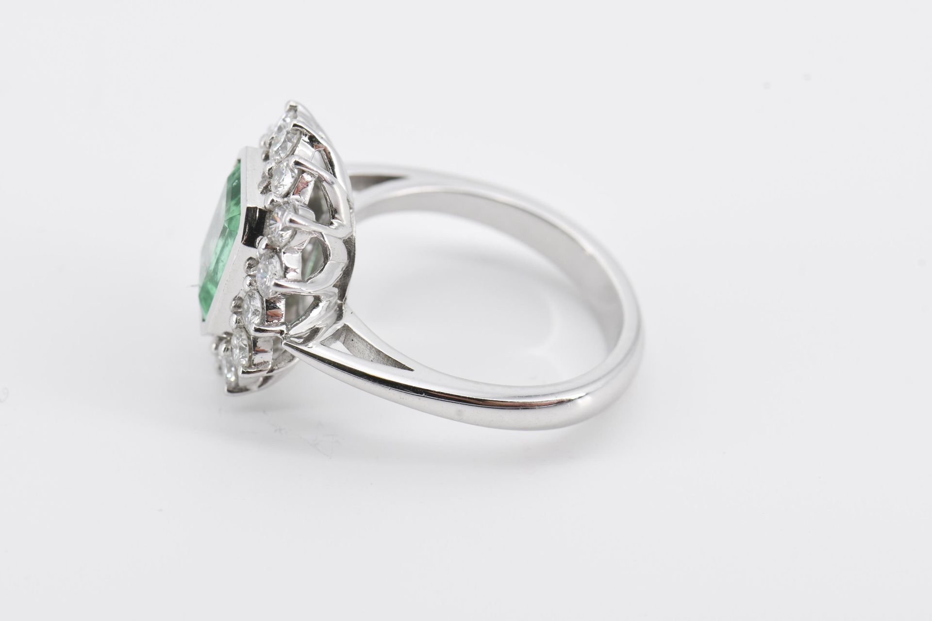 Emerald-Diamond-Ring - Image 5 of 6